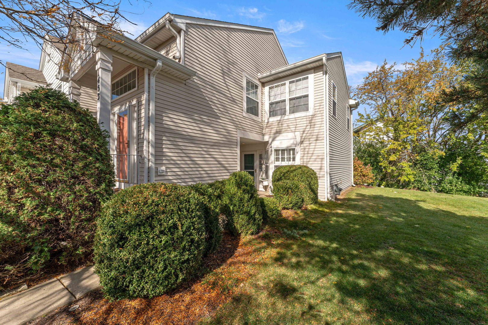 1451 Meadowsedge Lane, Carpentersville, IL 60110