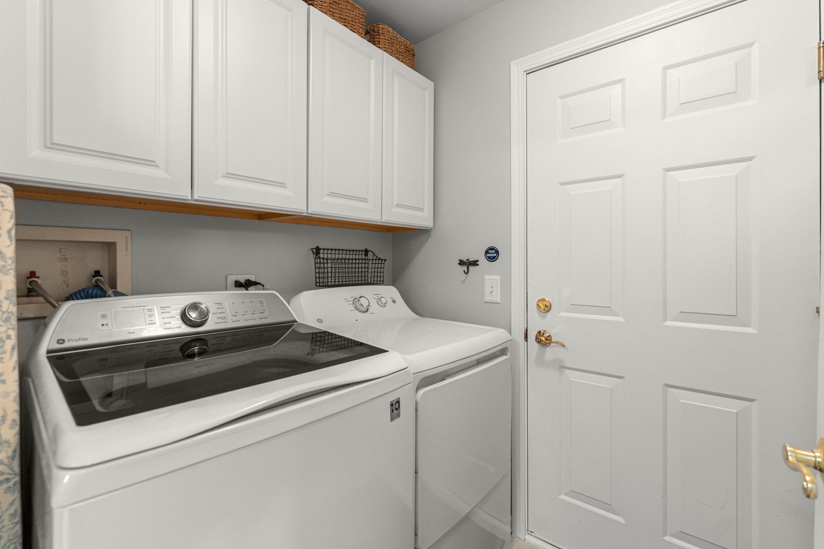 1451 Meadowsedge Lane, Carpentersville, IL 60110