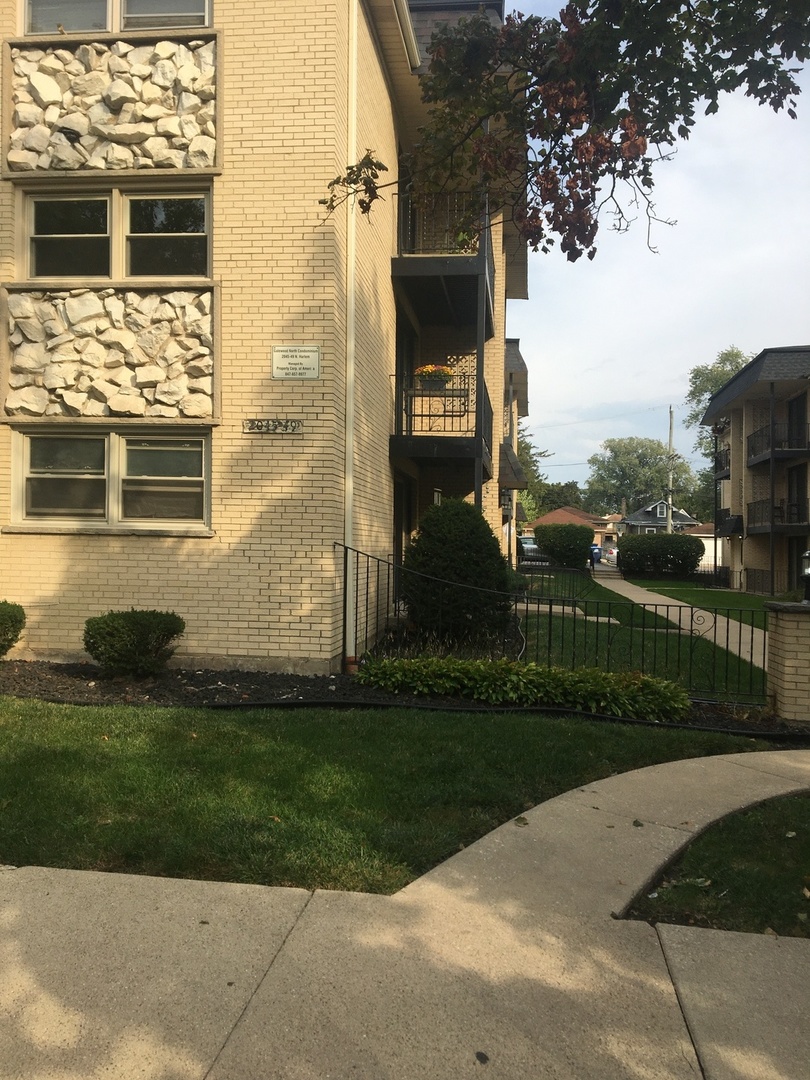 2045 N Harlem Avenue #1E, Chicago, IL 60707
