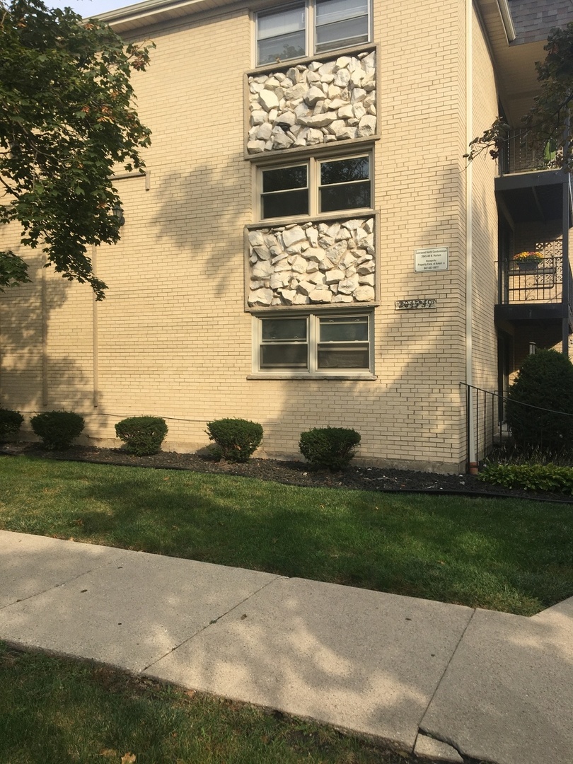2045 N Harlem Avenue #1E, Chicago, IL 60707