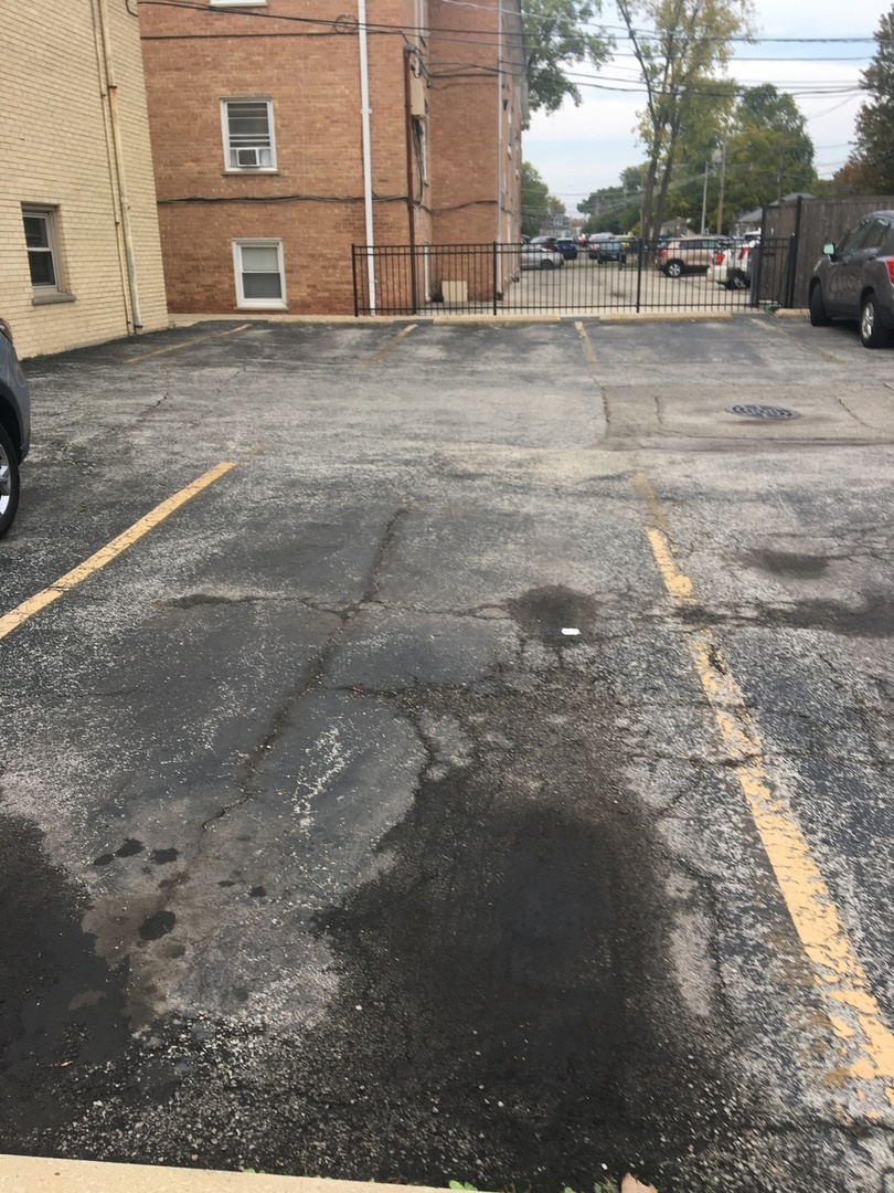 2045 N Harlem Avenue #1E, Chicago, IL 60707