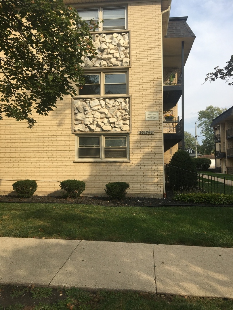 2045 N Harlem Avenue #1E, Chicago, IL 60707