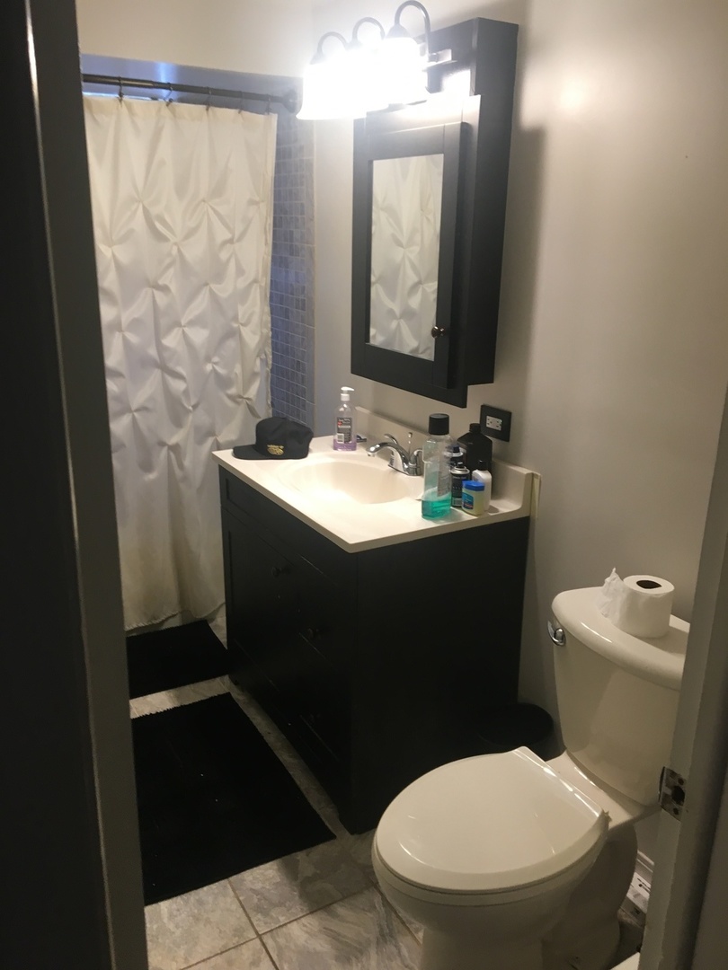 2045 N Harlem Avenue #1E, Chicago, IL 60707