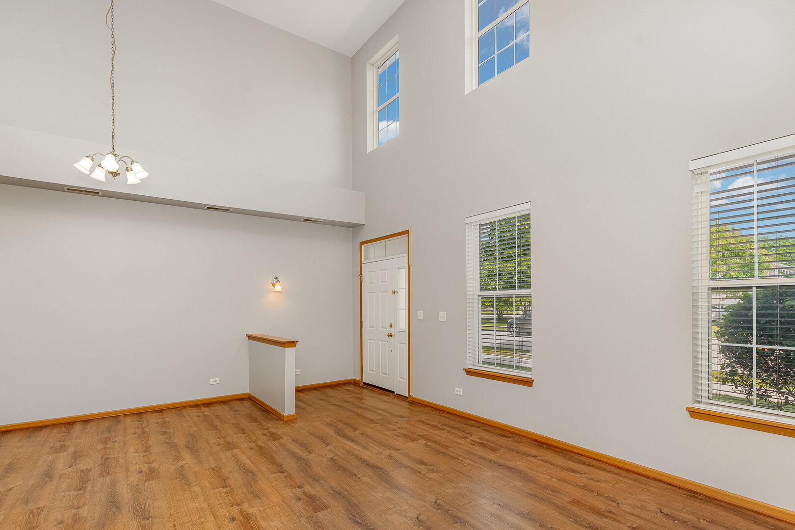 2255 Georgetown Circle, Aurora, IL 60503