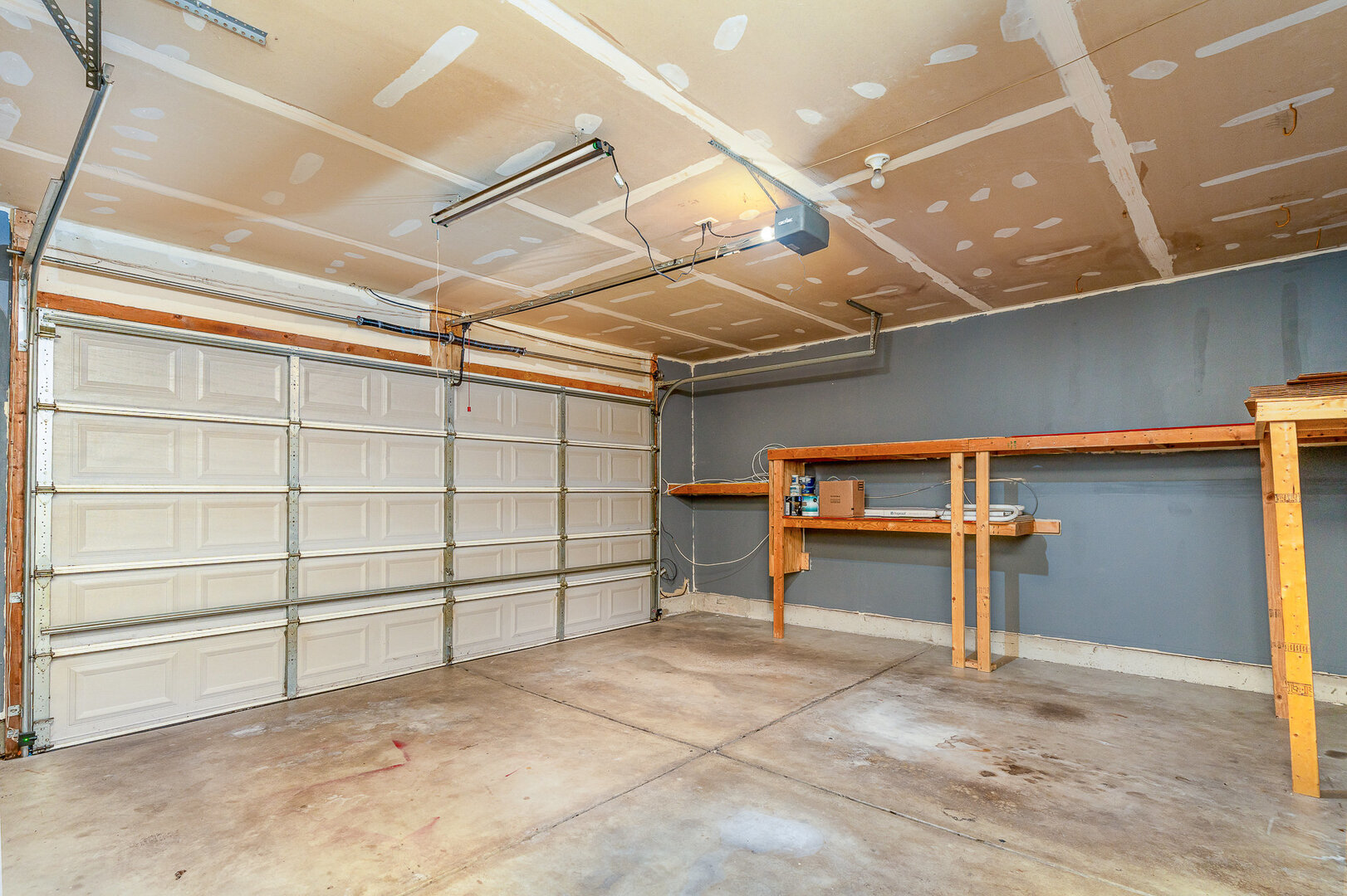 2255 Georgetown Circle, Aurora, IL 60503