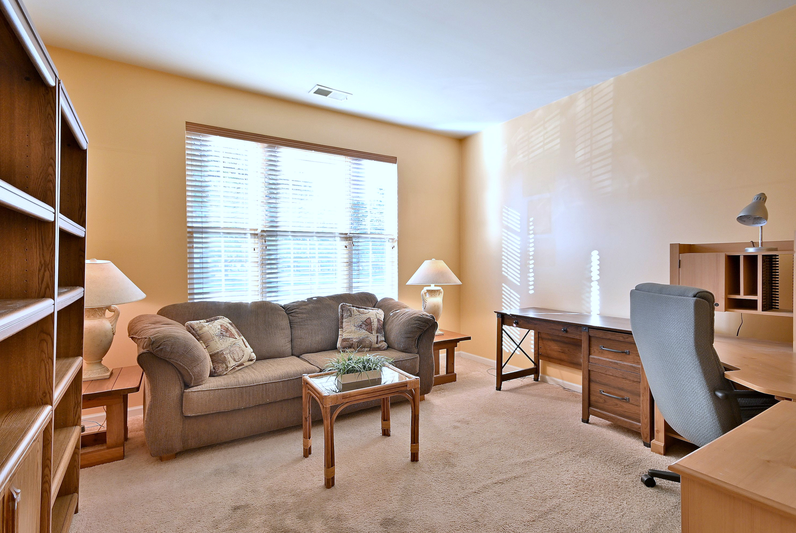 2832 Beacon Point Circle, Elgin, IL 60124