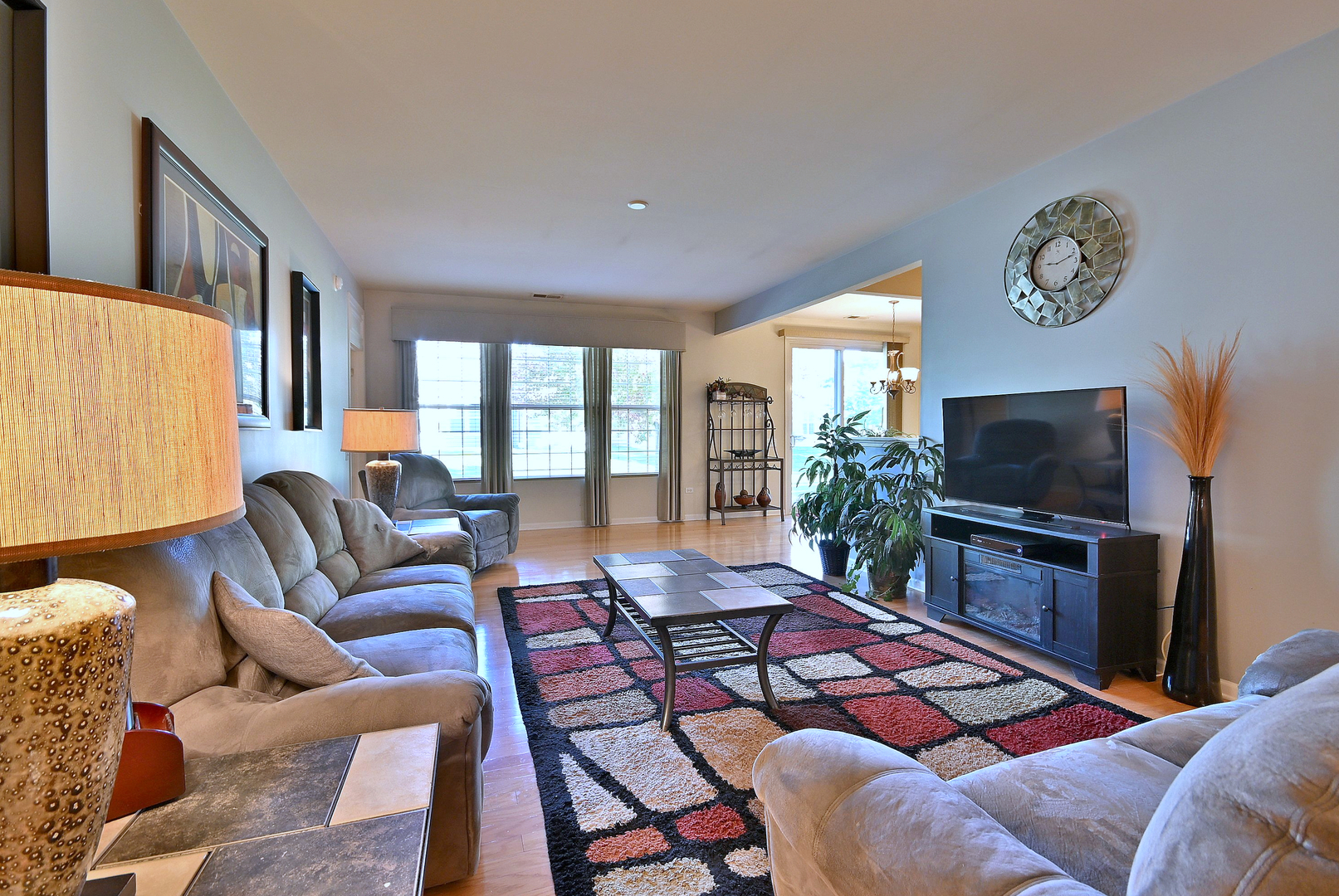 2832 Beacon Point Circle, Elgin, IL 60124