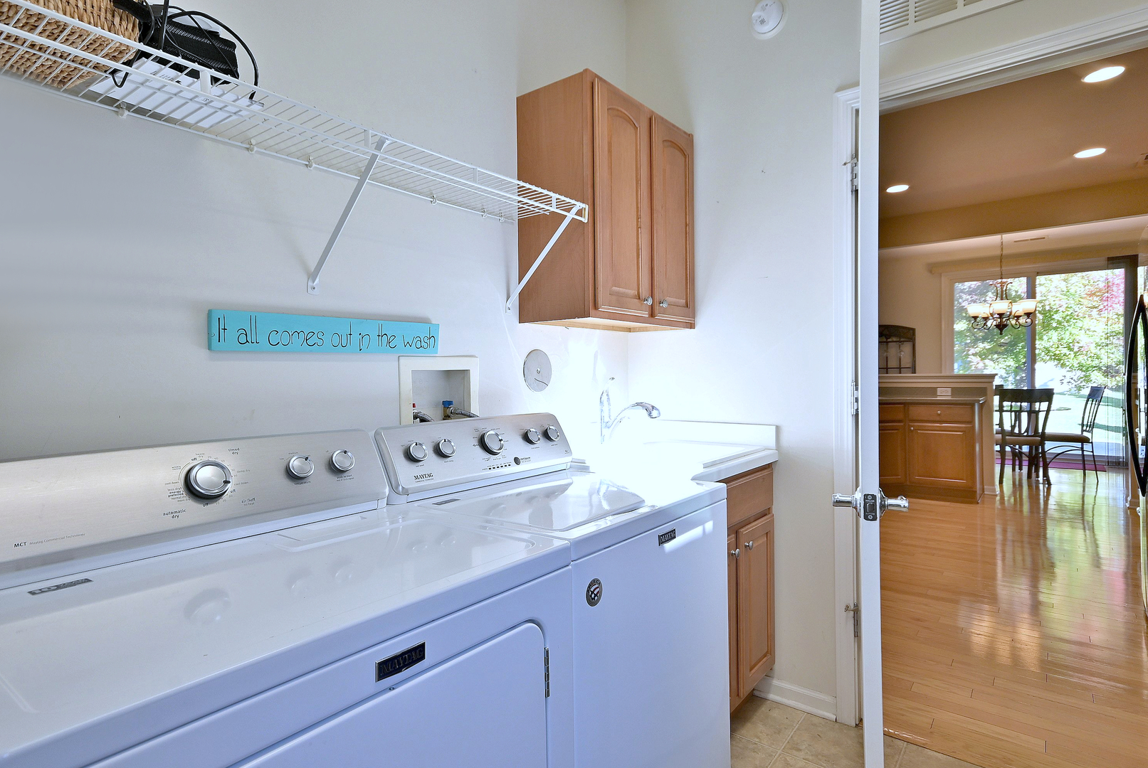 2832 Beacon Point Circle, Elgin, IL 60124