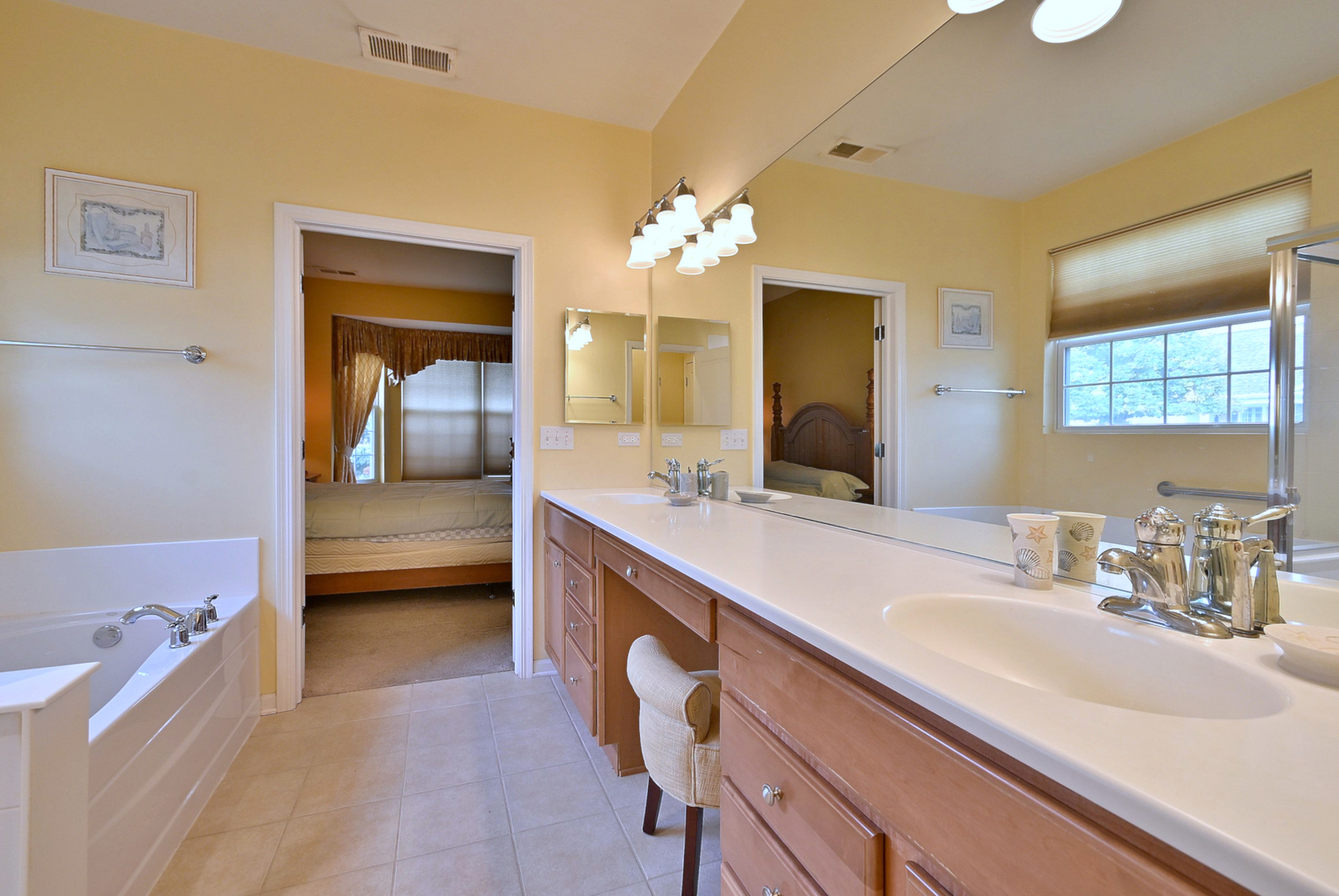 2832 Beacon Point Circle, Elgin, IL 60124