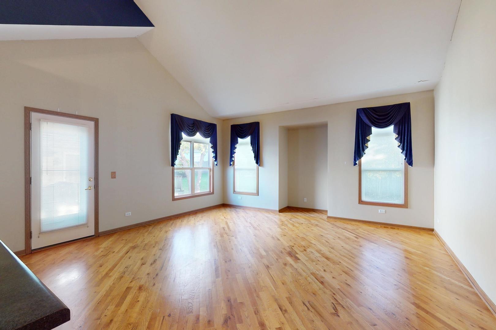 609 Chestnut Drive, Oswego, IL 60543