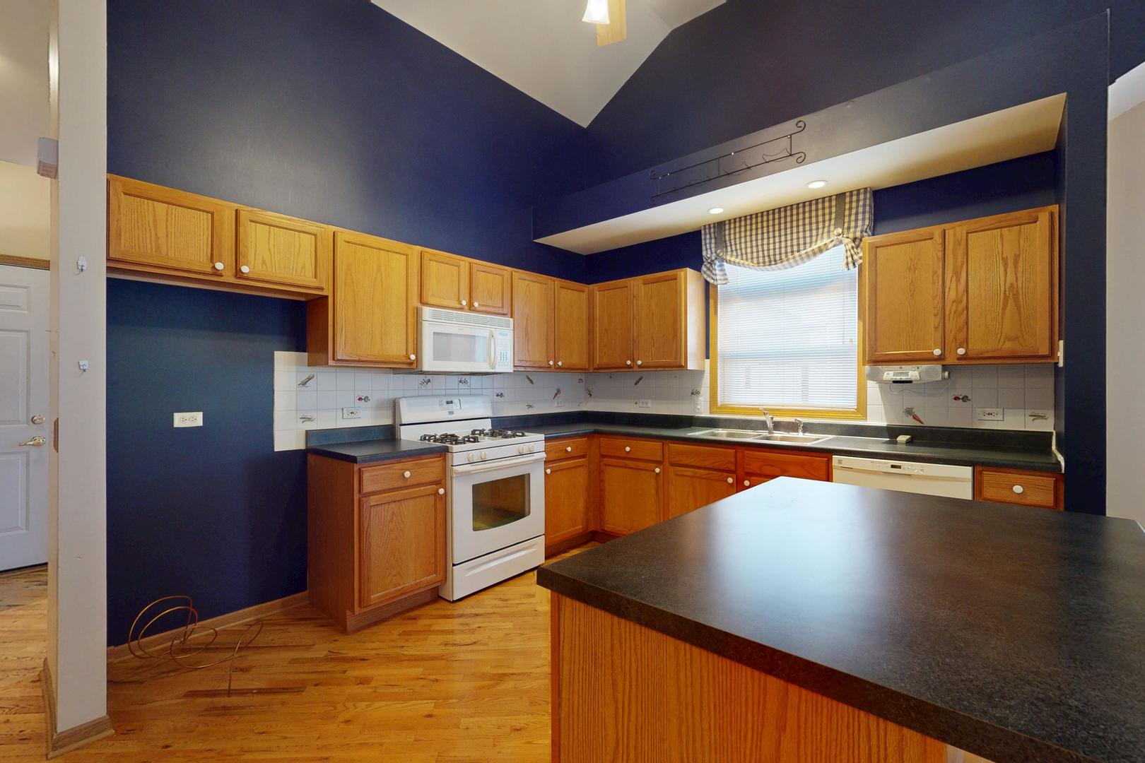 609 Chestnut Drive, Oswego, IL 60543