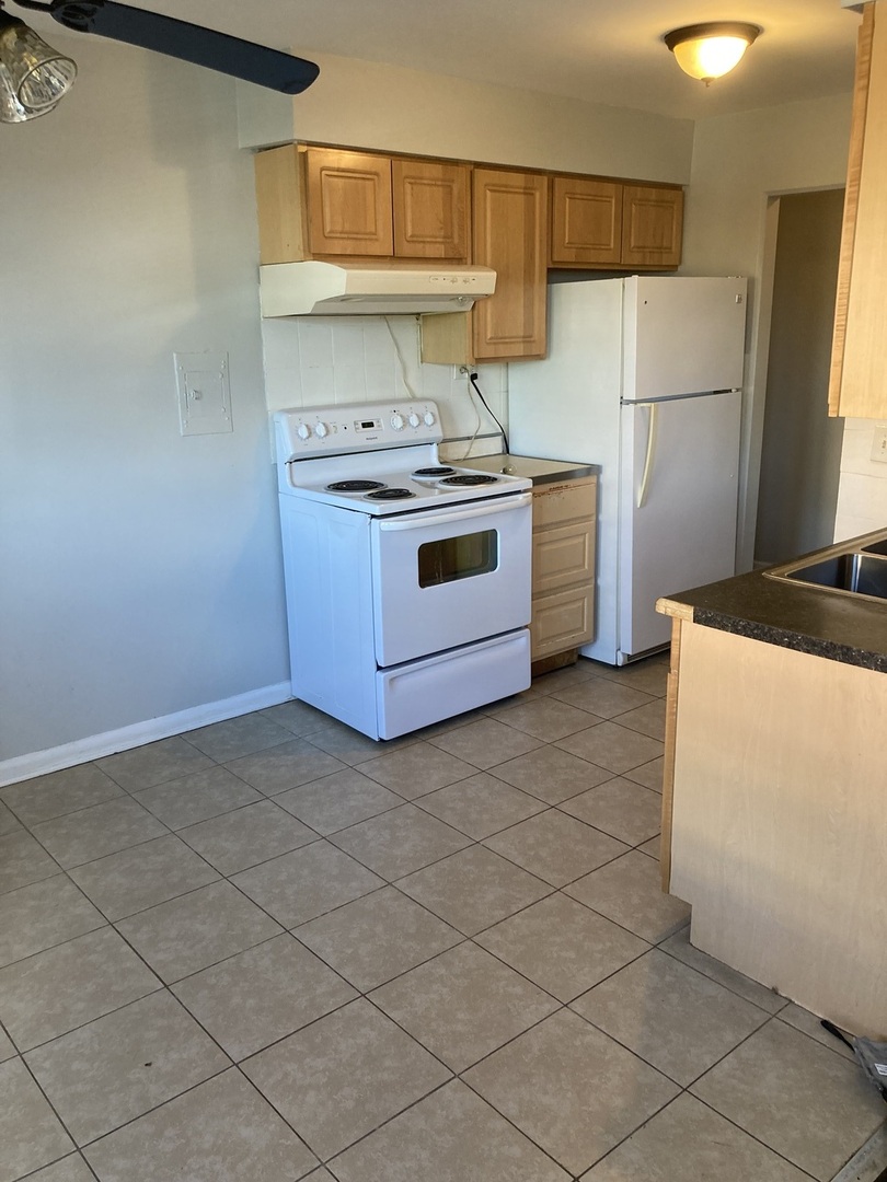 2420 W Berwyn Avenue #304, Chicago, IL 60625