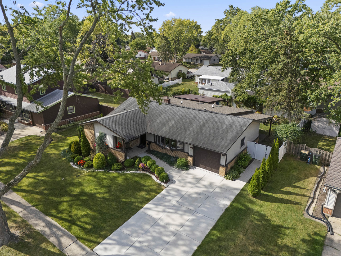 926 Wilshire Avenue, Elk Grove Village, IL 60007