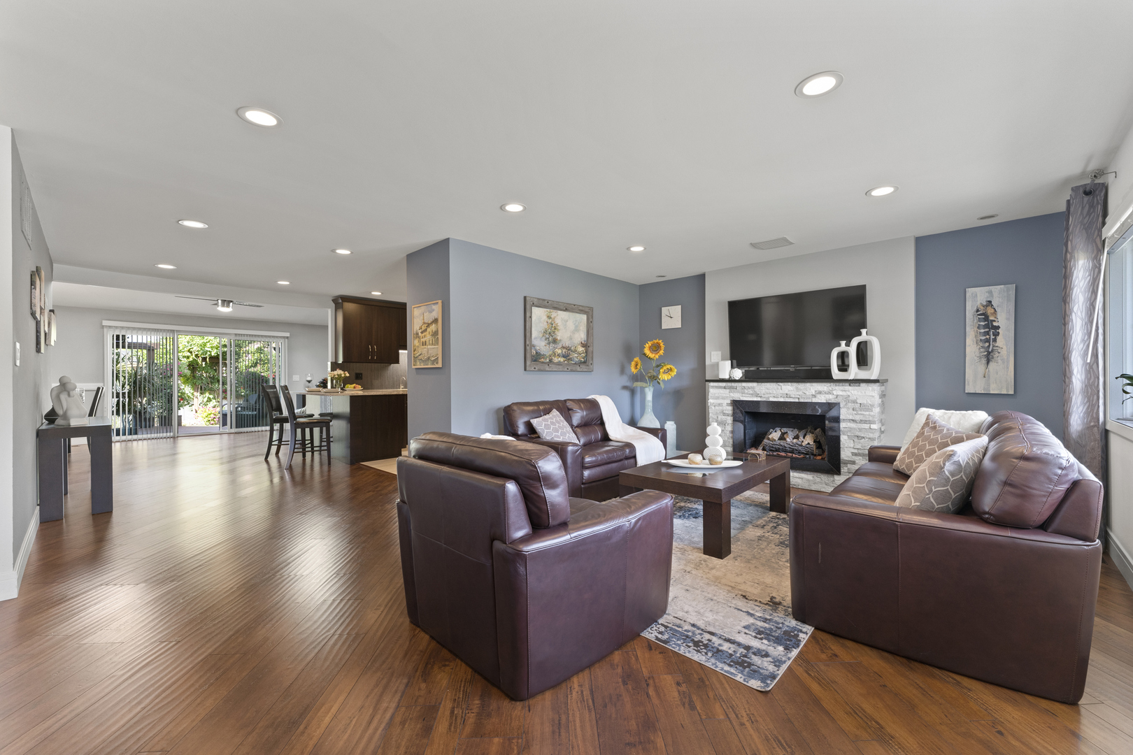 926 Wilshire Avenue, Elk Grove Village, IL 60007