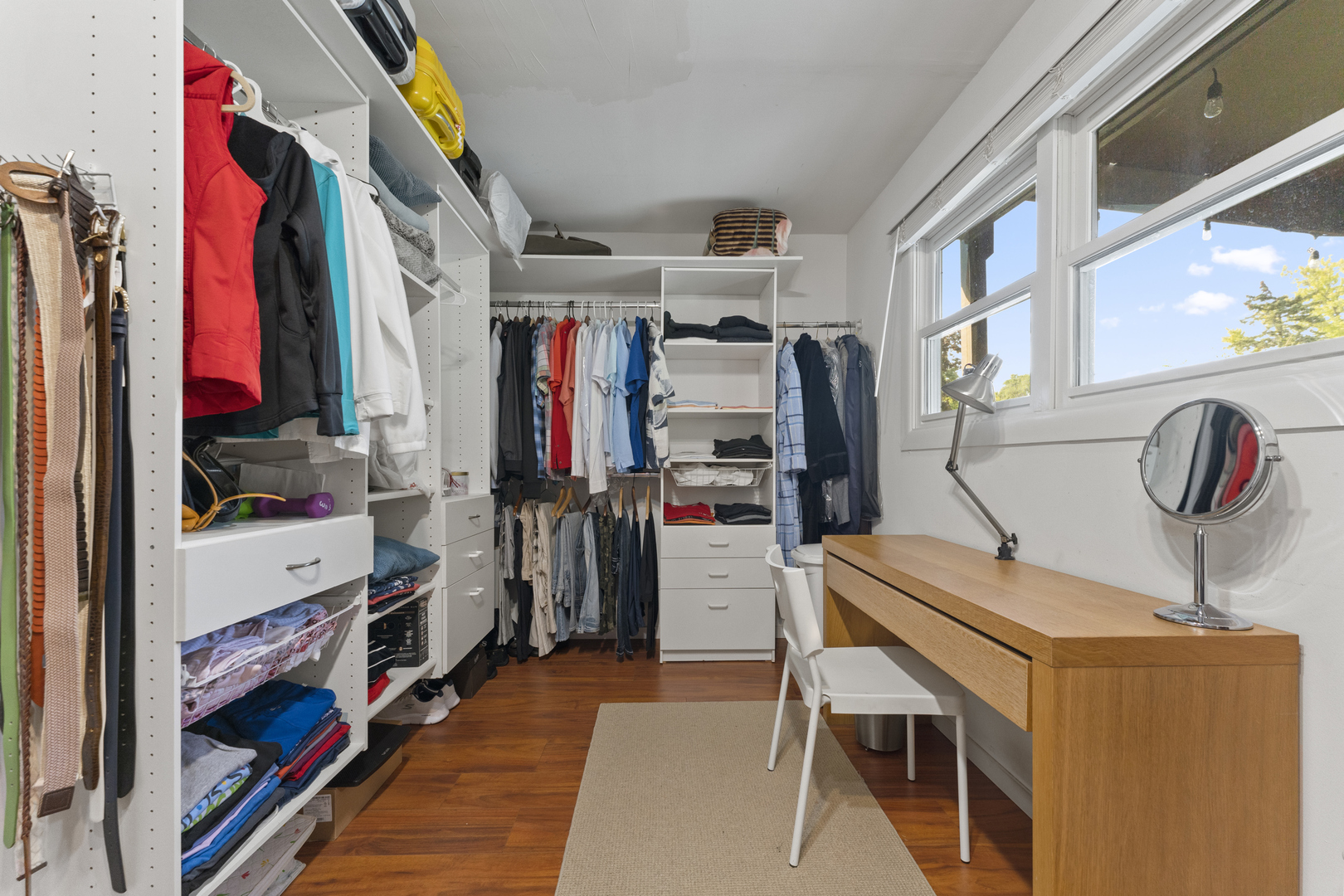 926 Wilshire Avenue, Elk Grove Village, IL 60007