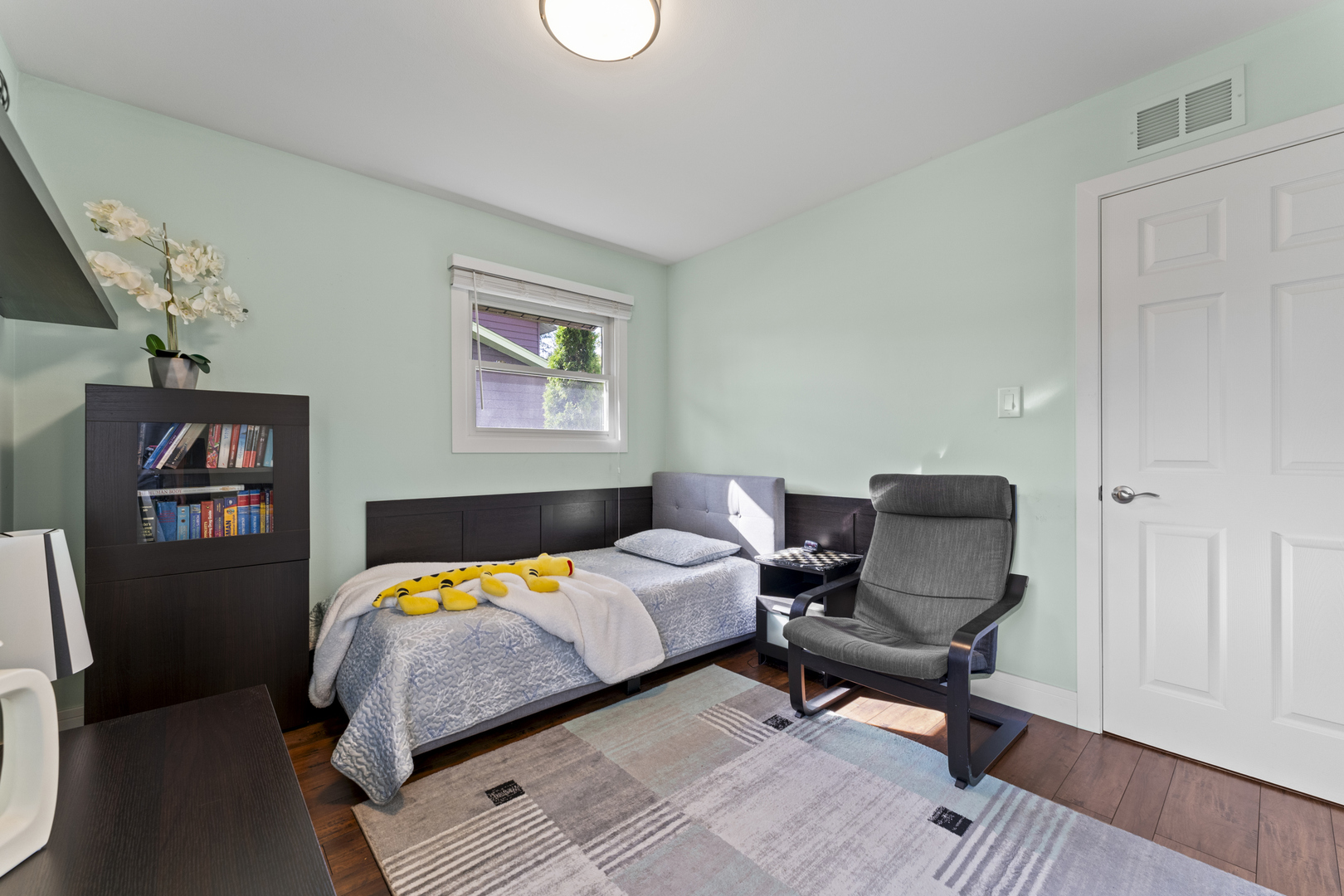 926 Wilshire Avenue, Elk Grove Village, IL 60007