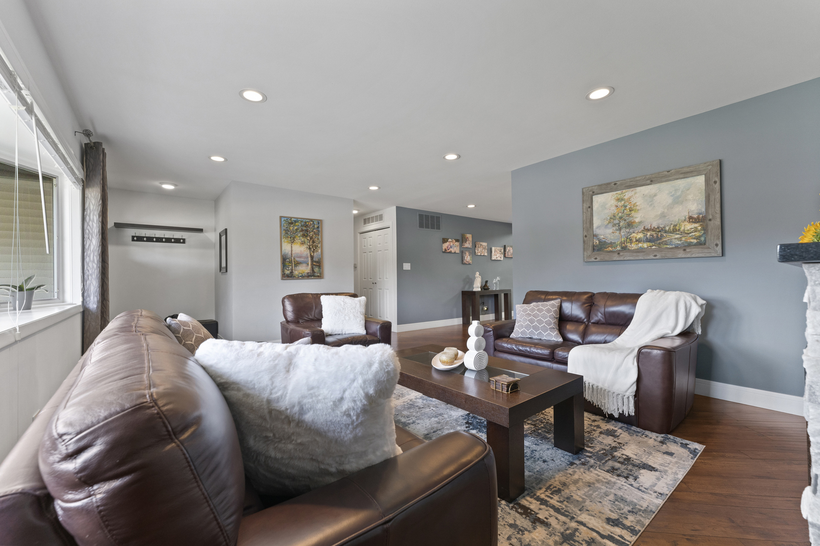 926 Wilshire Avenue, Elk Grove Village, IL 60007