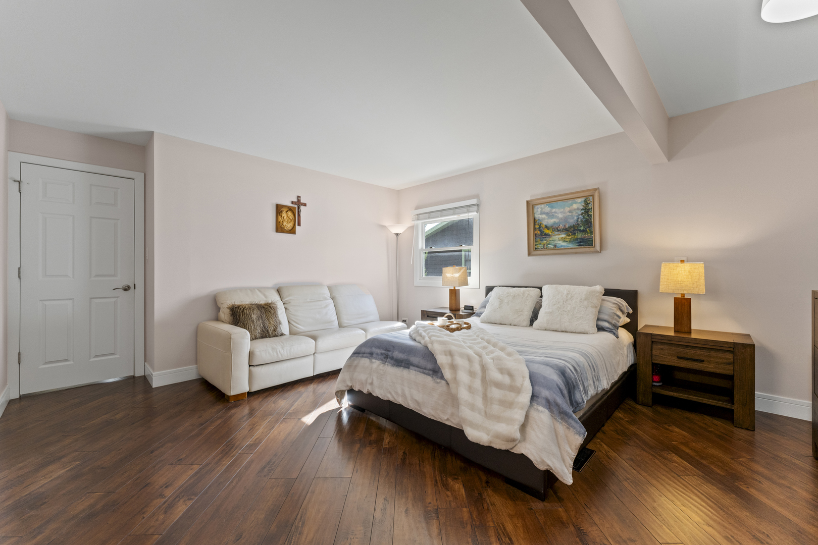 926 Wilshire Avenue, Elk Grove Village, IL 60007