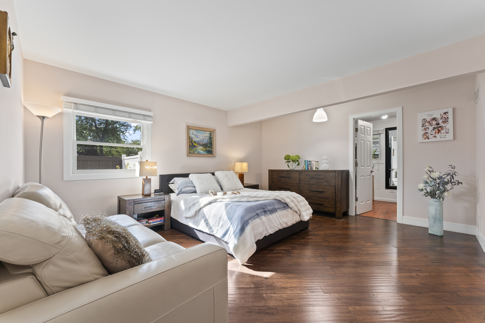 926 Wilshire Avenue, Elk Grove Village, IL 60007