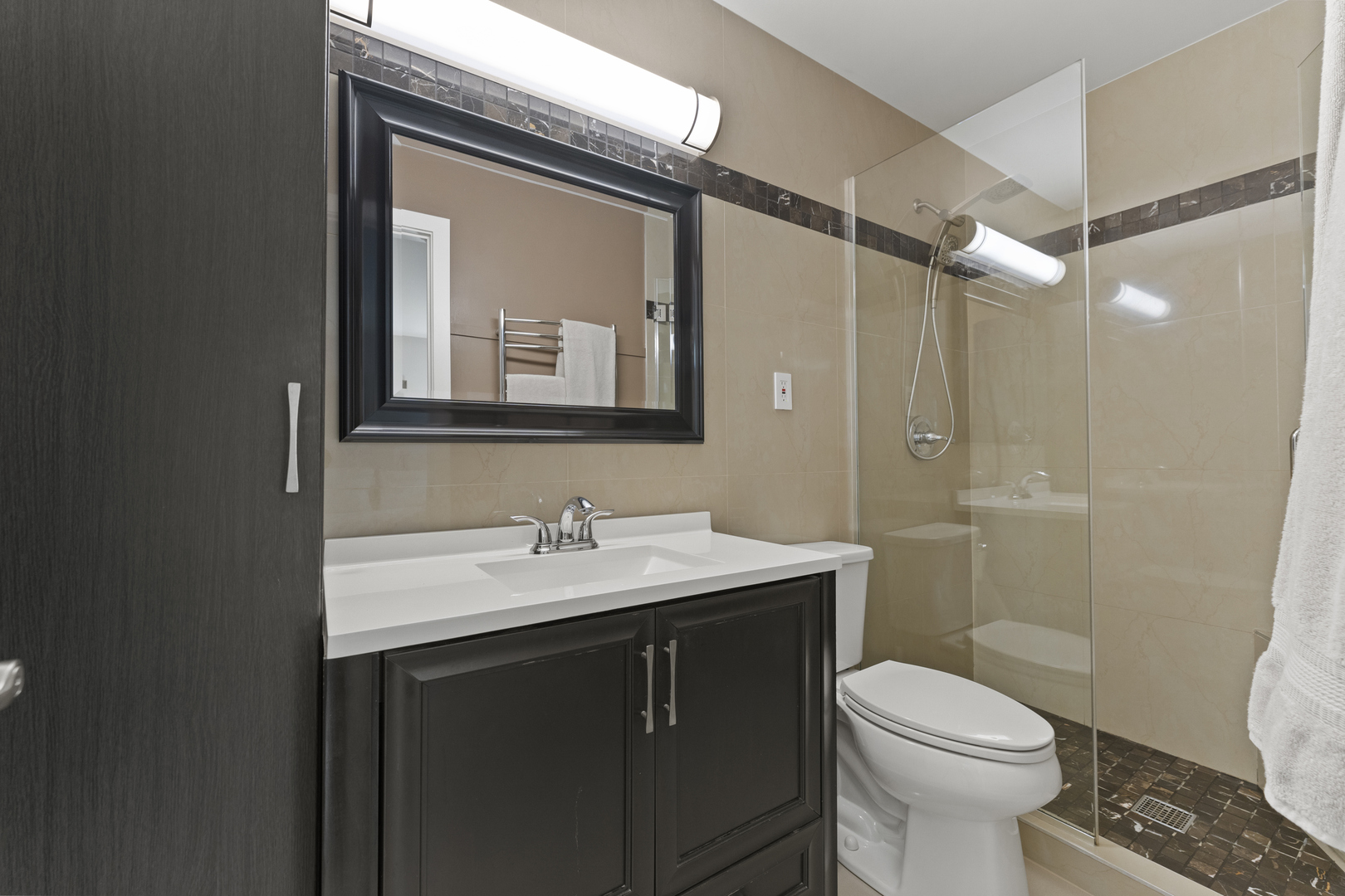 926 Wilshire Avenue, Elk Grove Village, IL 60007