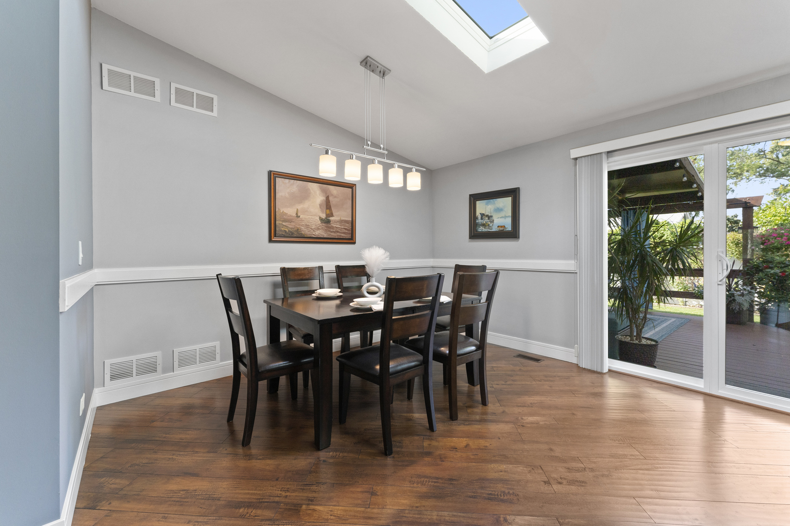 926 Wilshire Avenue, Elk Grove Village, IL 60007