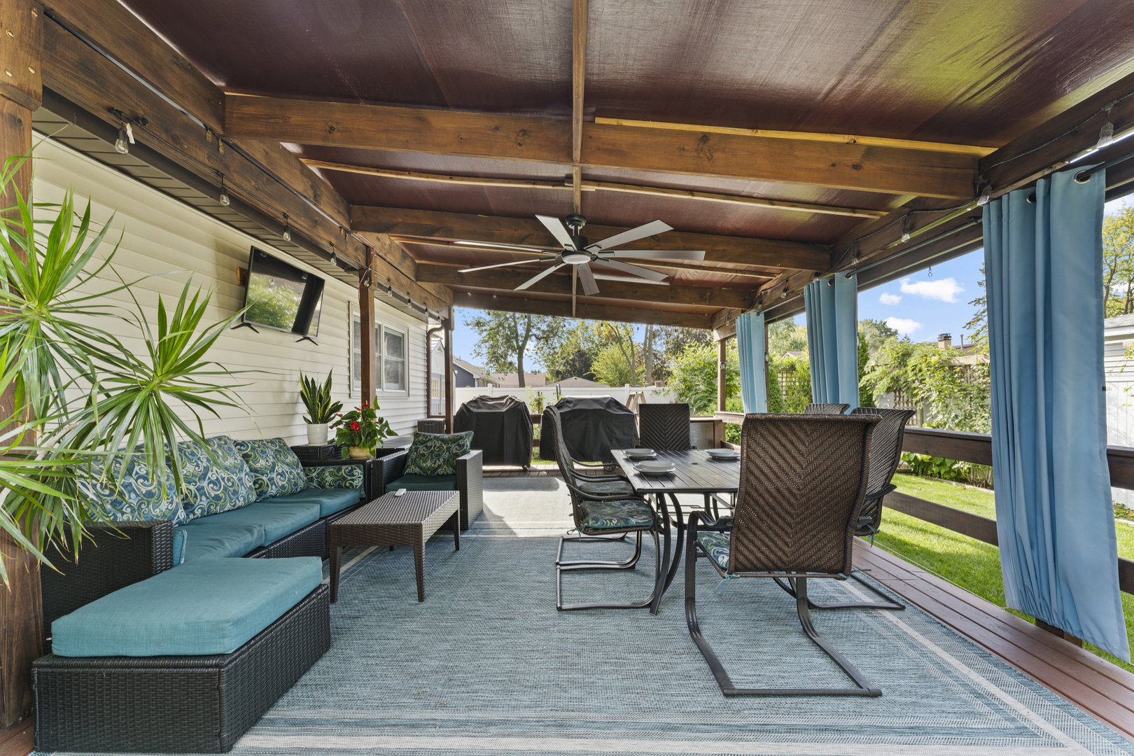 926 Wilshire Avenue, Elk Grove Village, IL 60007