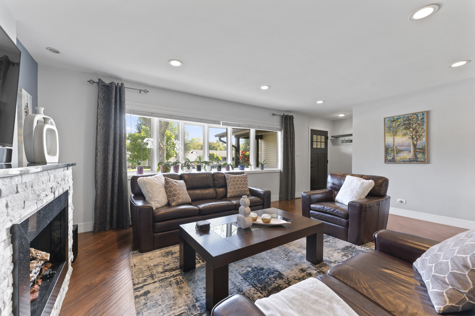 926 Wilshire Avenue, Elk Grove Village, IL 60007