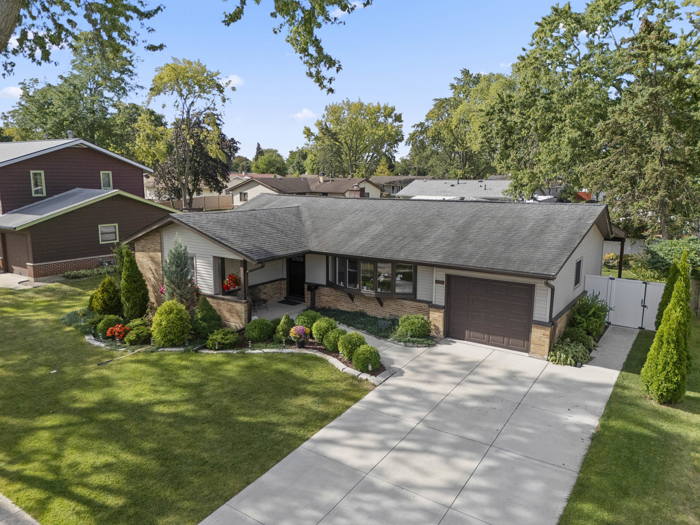 926 Wilshire Avenue, Elk Grove Village, IL 60007
