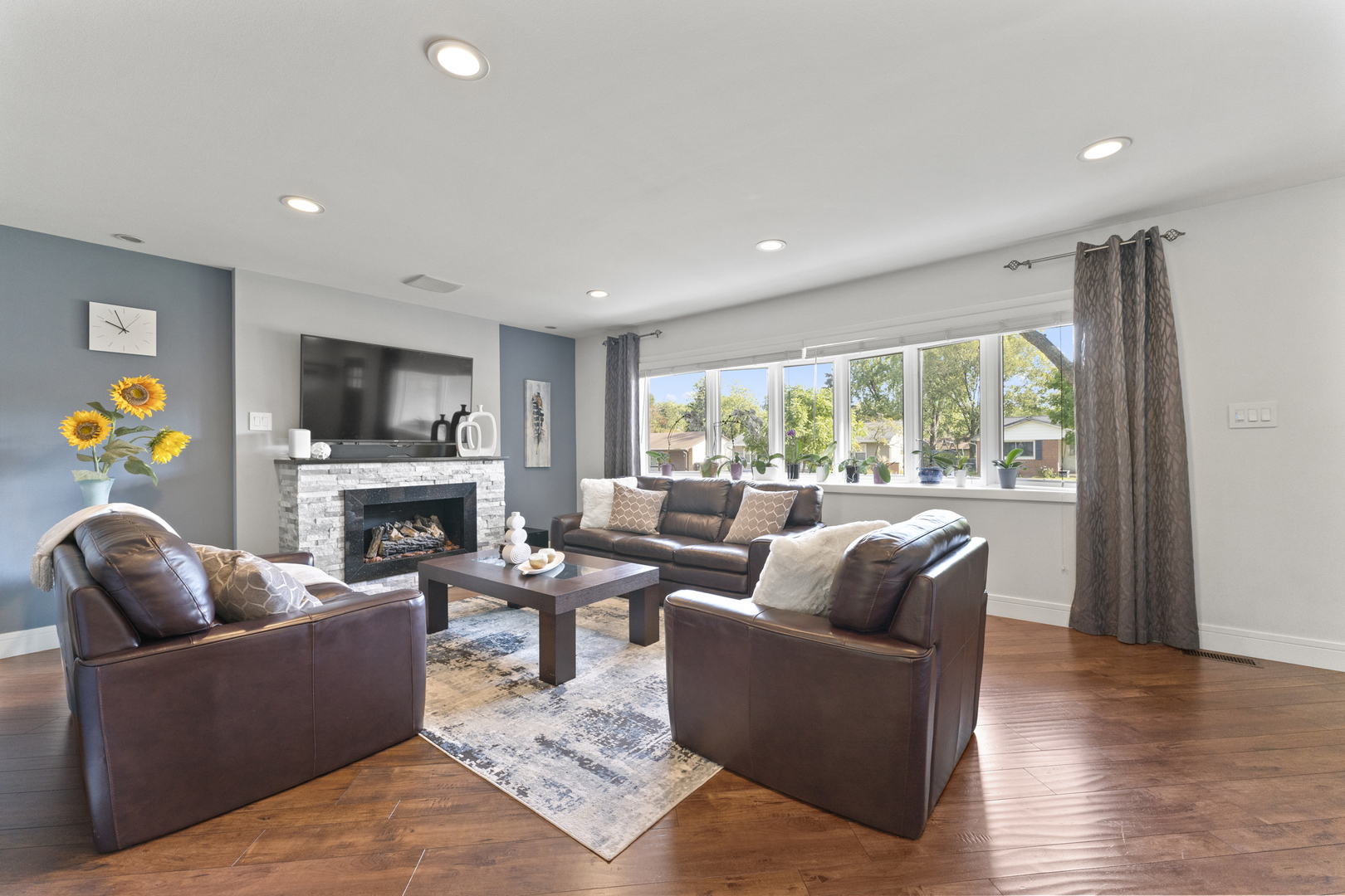 926 Wilshire Avenue, Elk Grove Village, IL 60007