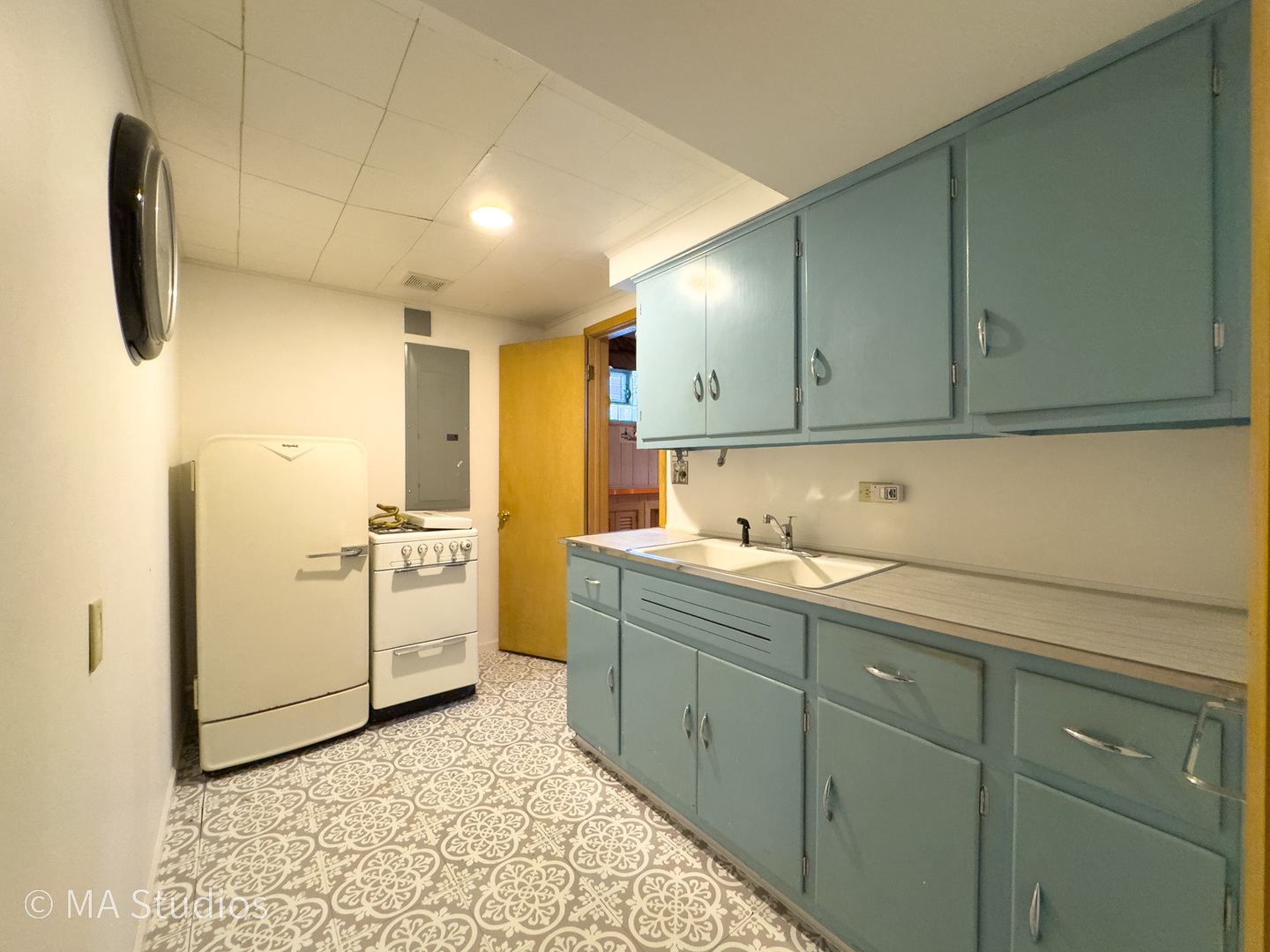 8636 40th Street, Lyons, IL 60534