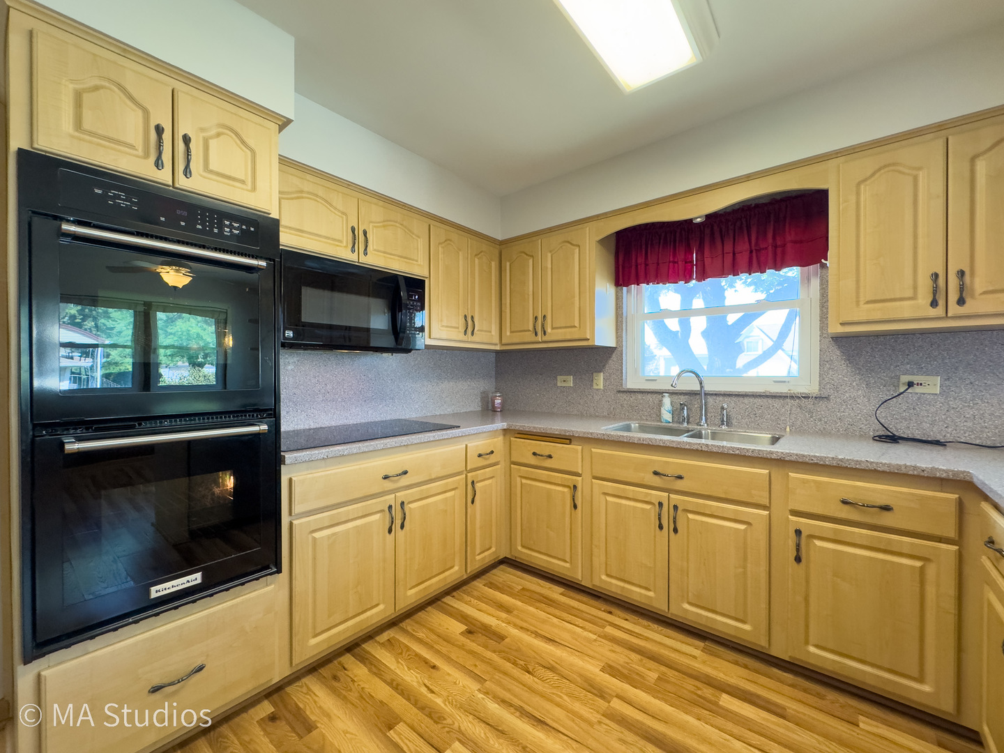 8636 40th Street, Lyons, IL 60534