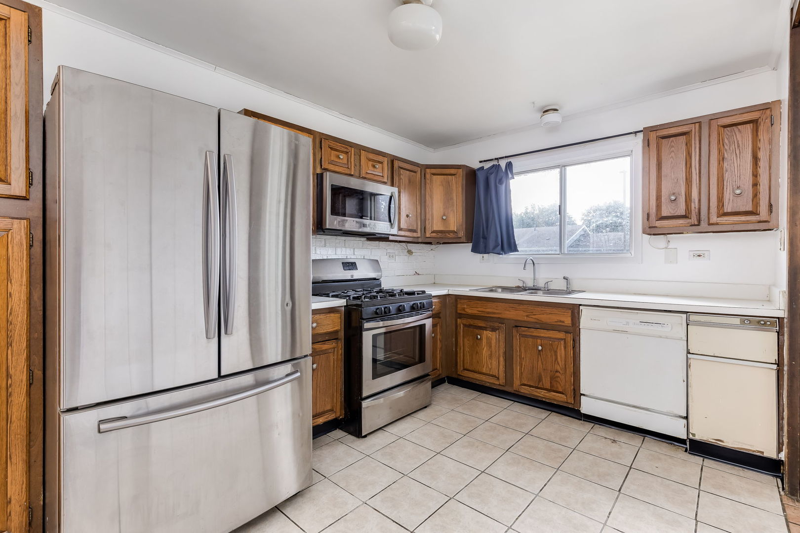 14 FERNWOOD Drive #B, Bolingbrook, IL 60440