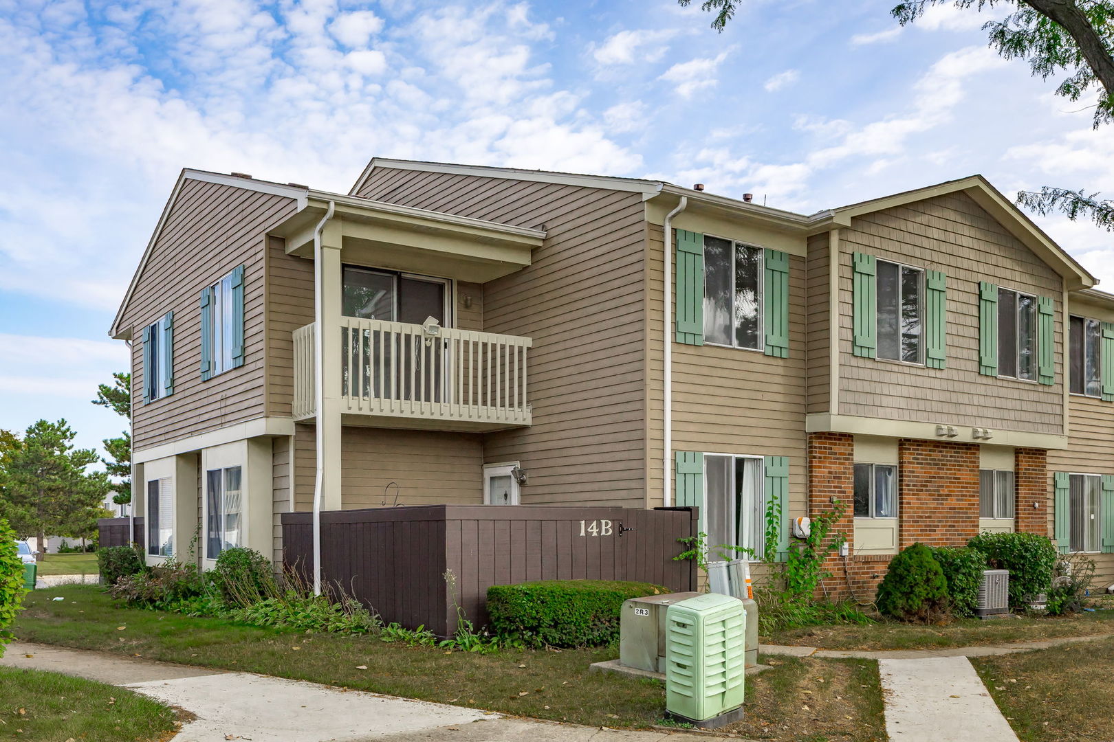 14 FERNWOOD Drive #B, Bolingbrook, IL 60440