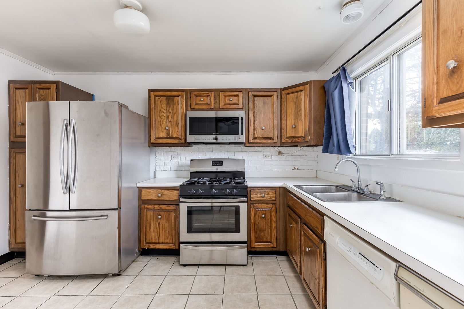 14 FERNWOOD Drive #B, Bolingbrook, IL 60440