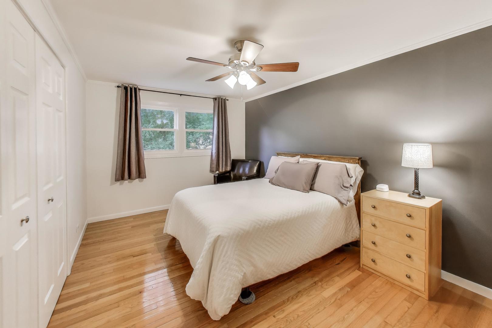 280 Cypress Lane, Libertyville, IL 60048