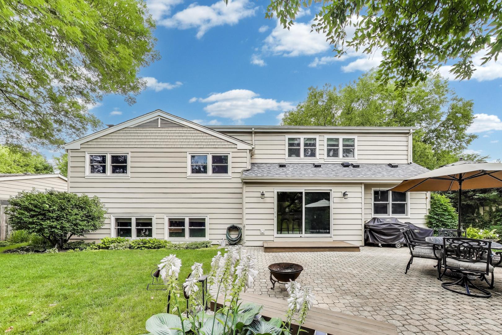 280 Cypress Lane, Libertyville, IL 60048