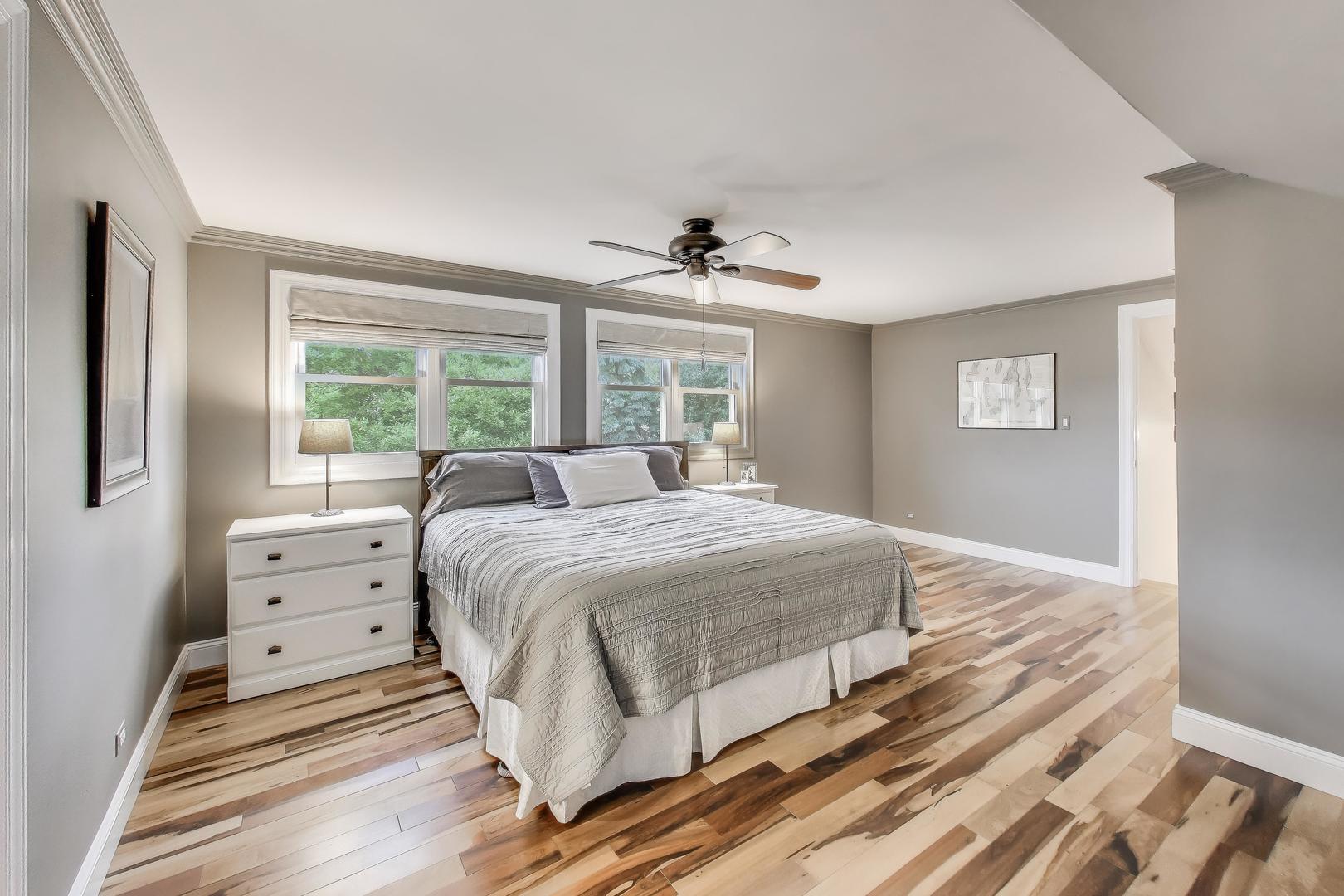 280 Cypress Lane, Libertyville, IL 60048