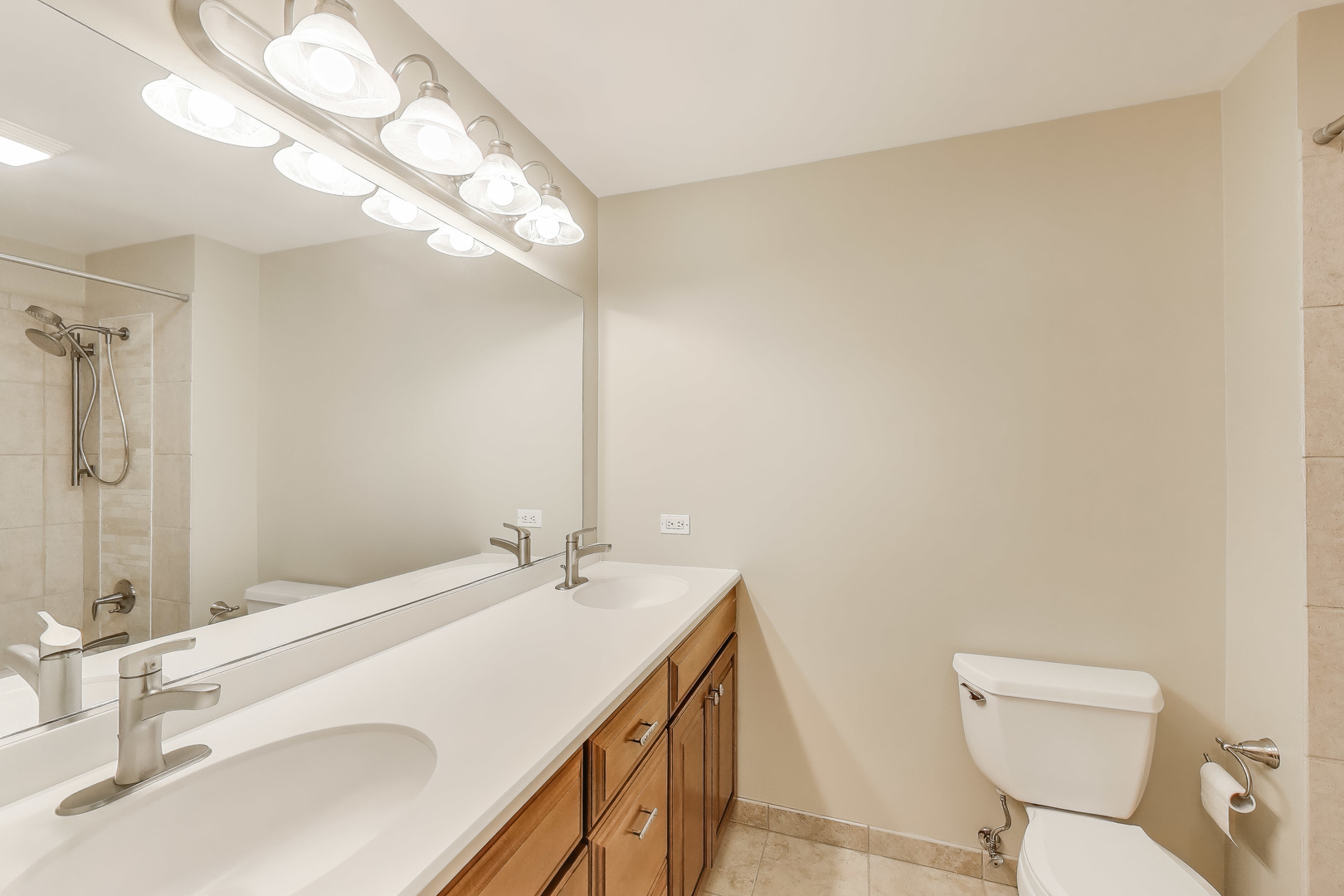 280 Cypress Lane, Libertyville, IL 60048