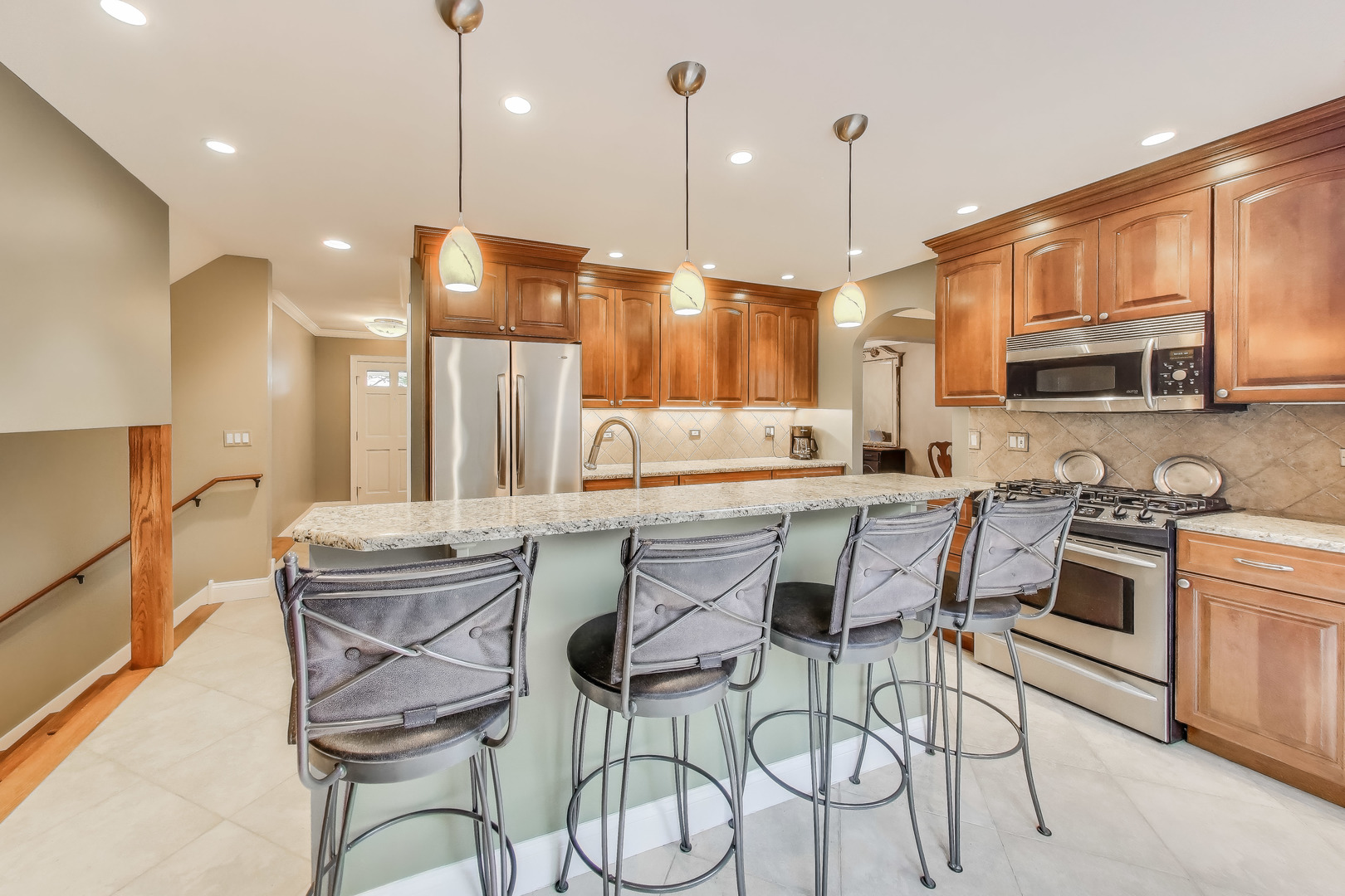 280 Cypress Lane, Libertyville, IL 60048