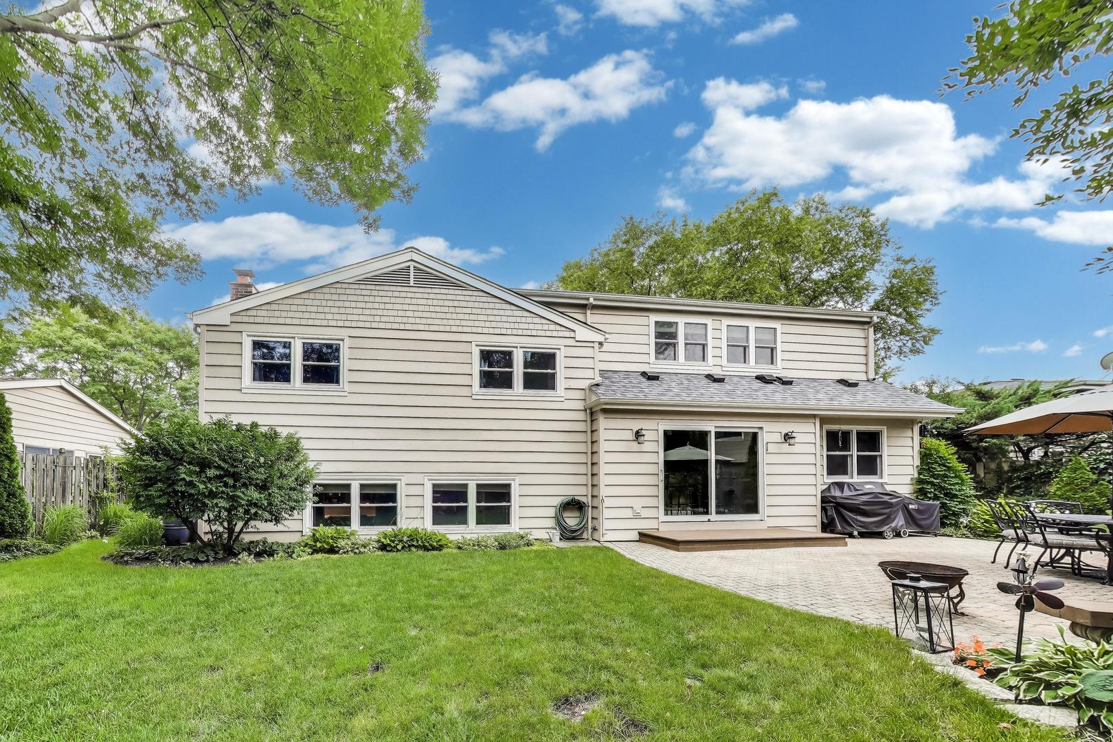 280 Cypress Lane, Libertyville, IL 60048