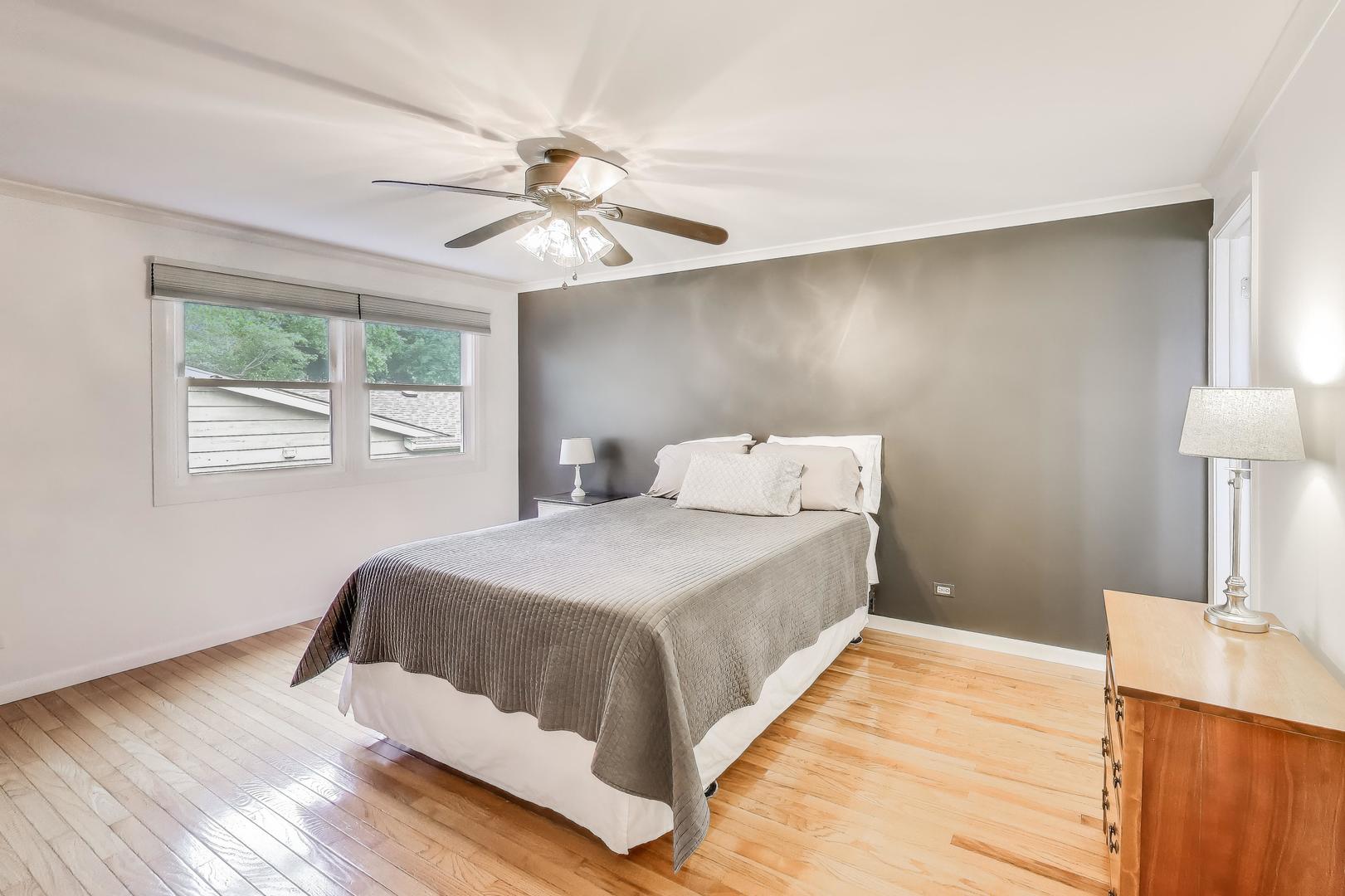 280 Cypress Lane, Libertyville, IL 60048