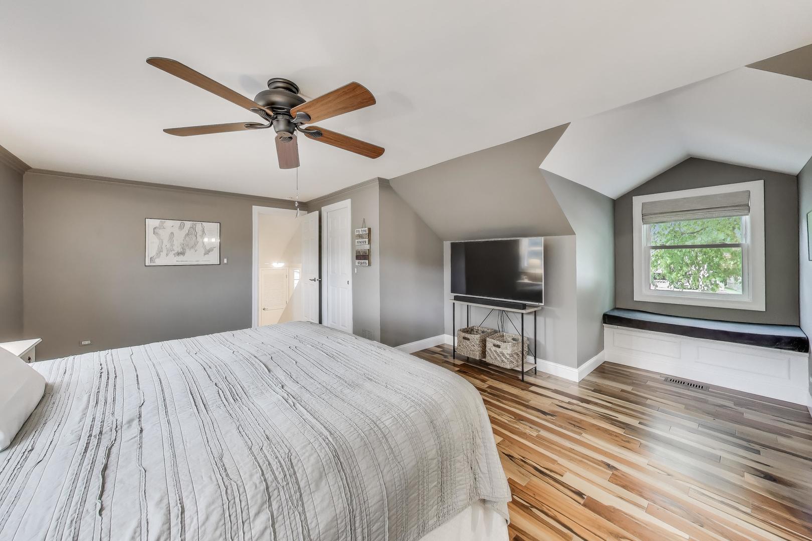 280 Cypress Lane, Libertyville, IL 60048