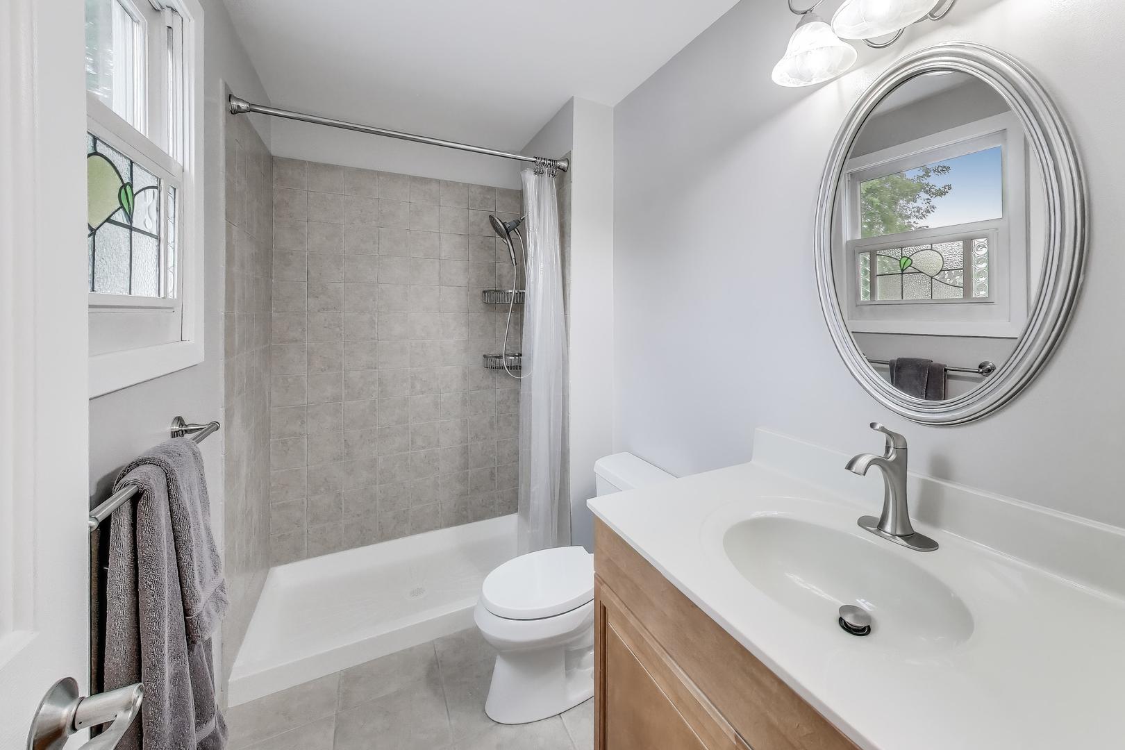 280 Cypress Lane, Libertyville, IL 60048