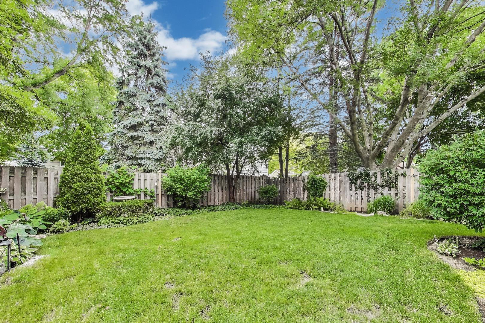 280 Cypress Lane, Libertyville, IL 60048