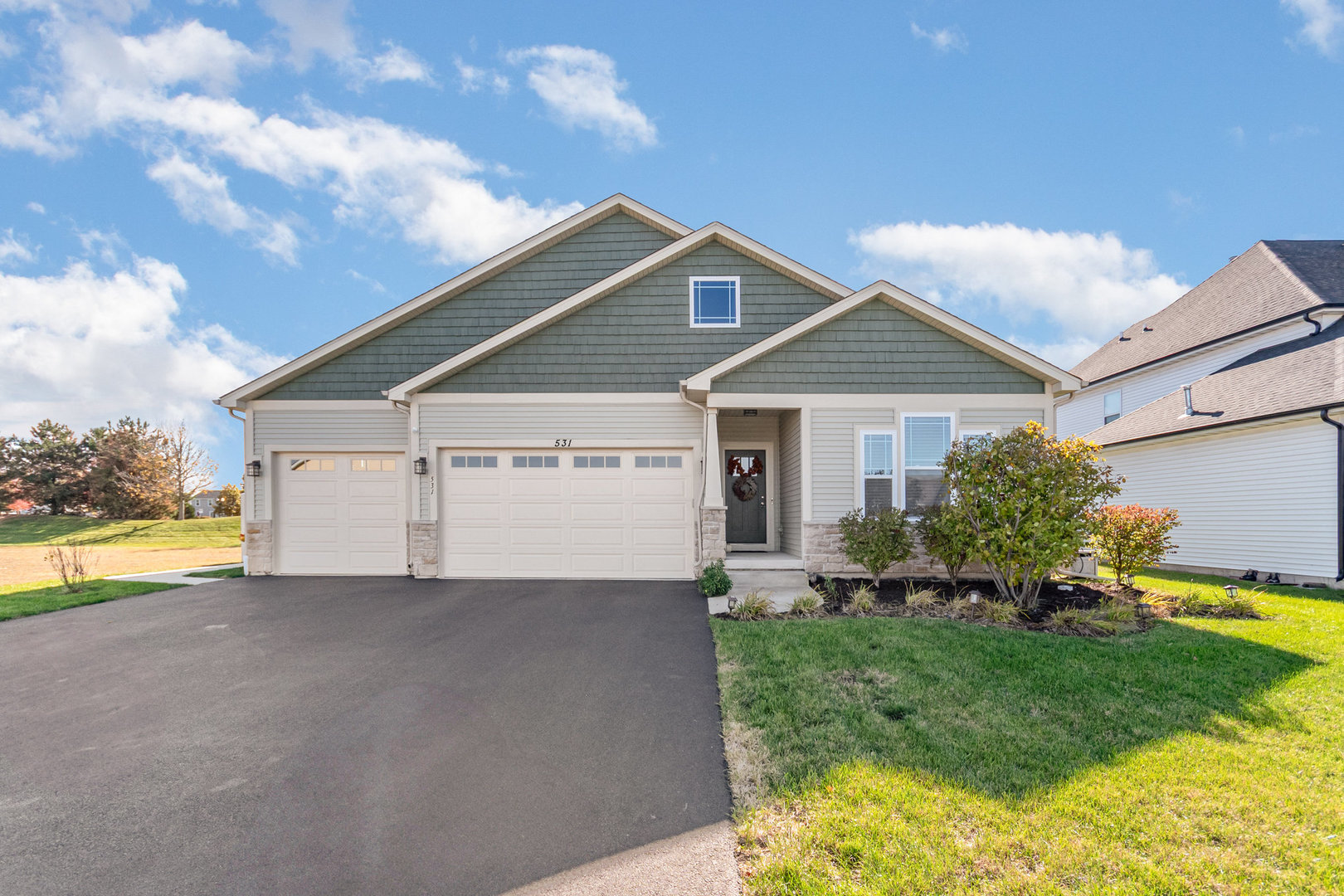 531 W Meadowdale Circle, Hampshire, IL 60140