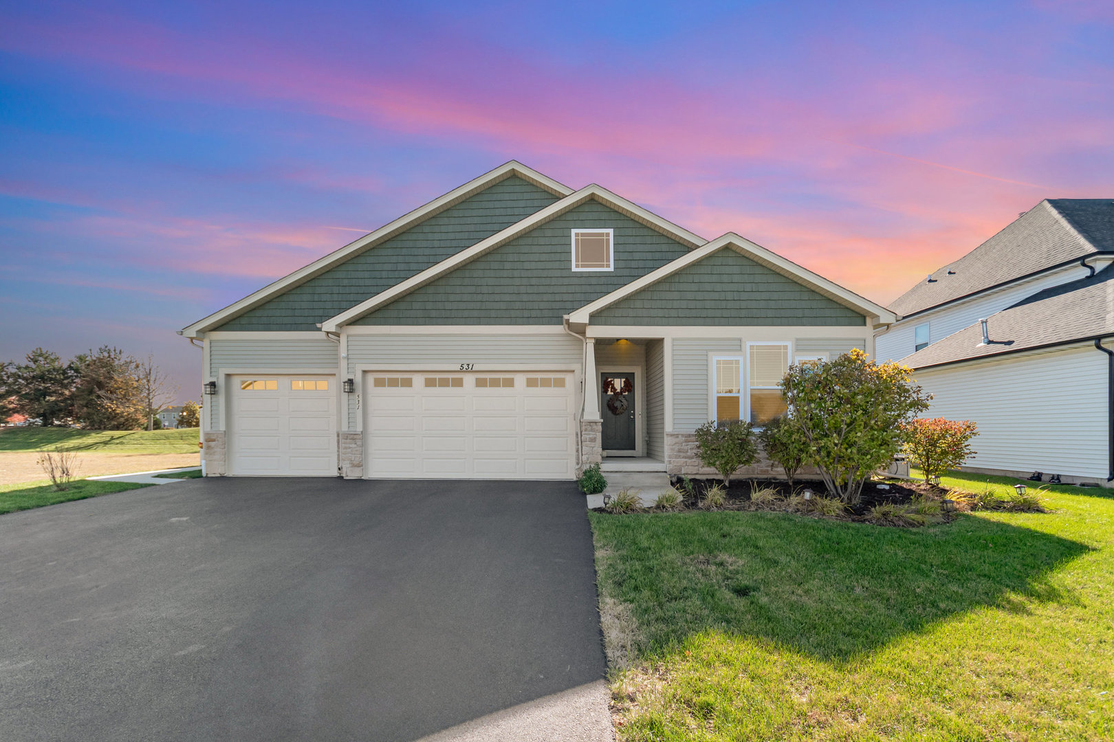 531 W Meadowdale Circle, Hampshire, IL 60140