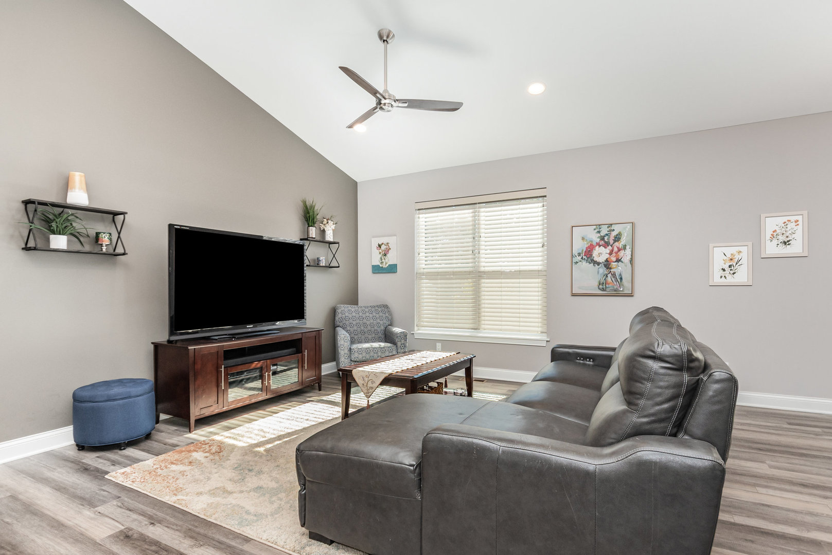 531 W Meadowdale Circle, Hampshire, IL 60140