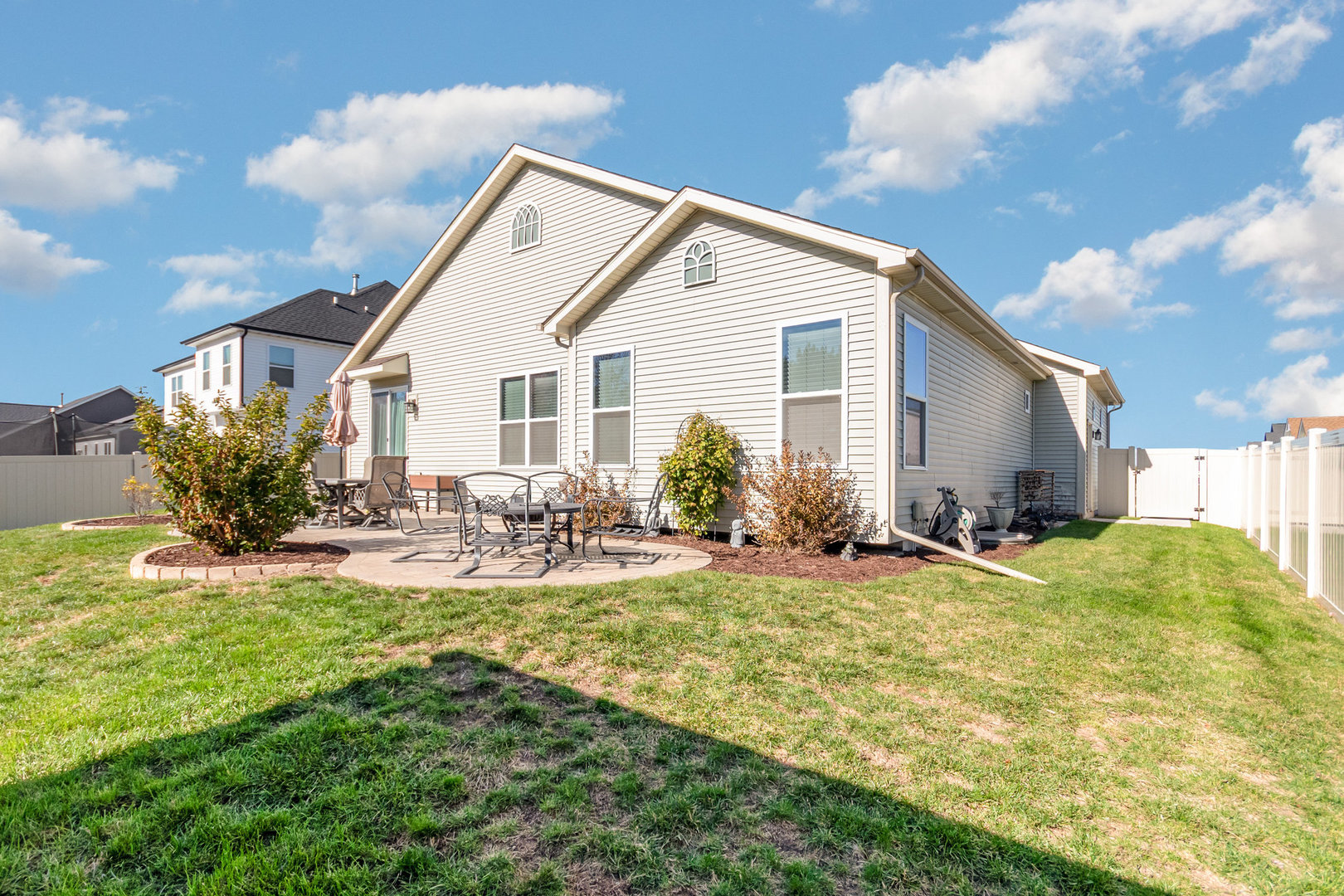 531 W Meadowdale Circle, Hampshire, IL 60140