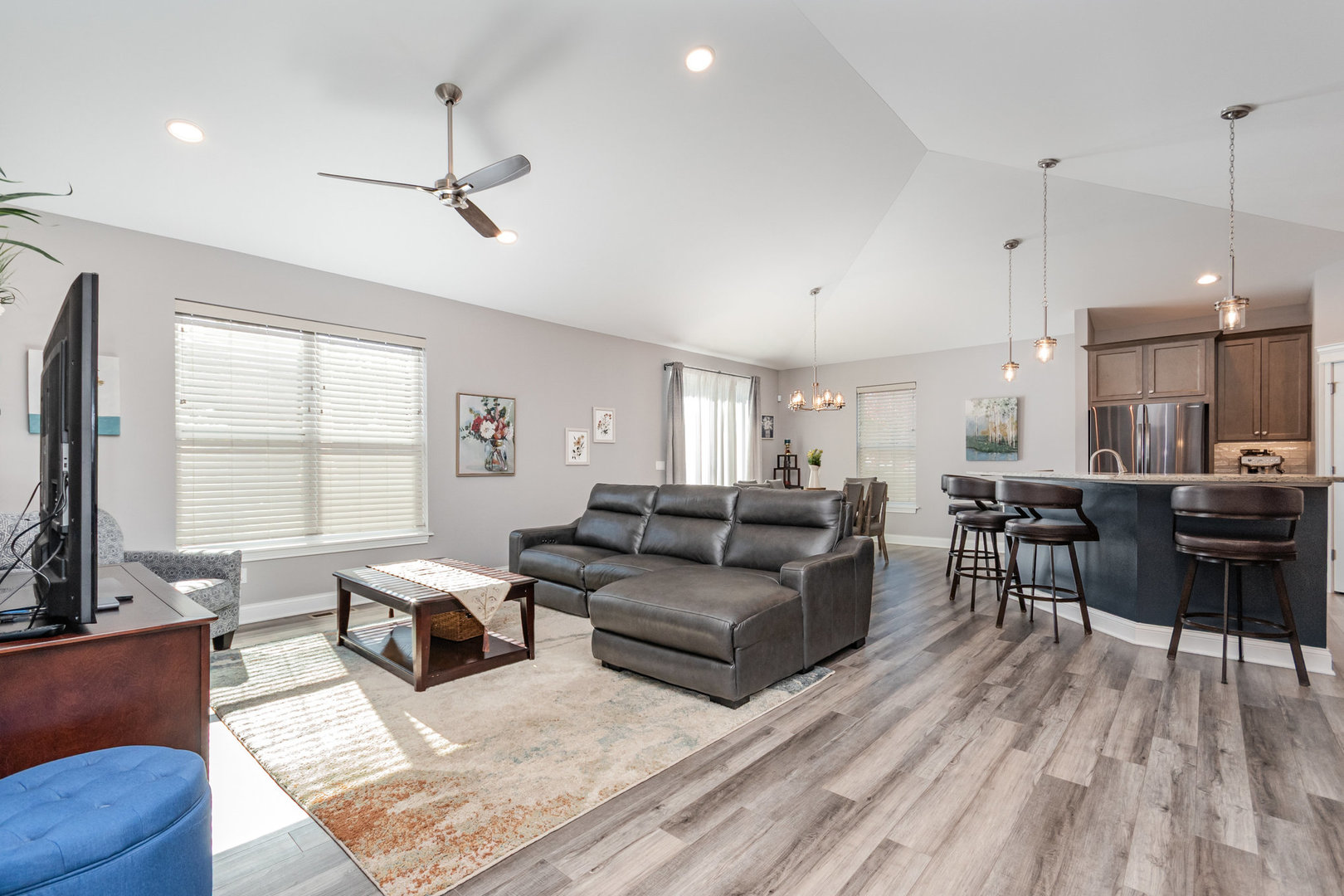 531 W Meadowdale Circle, Hampshire, IL 60140