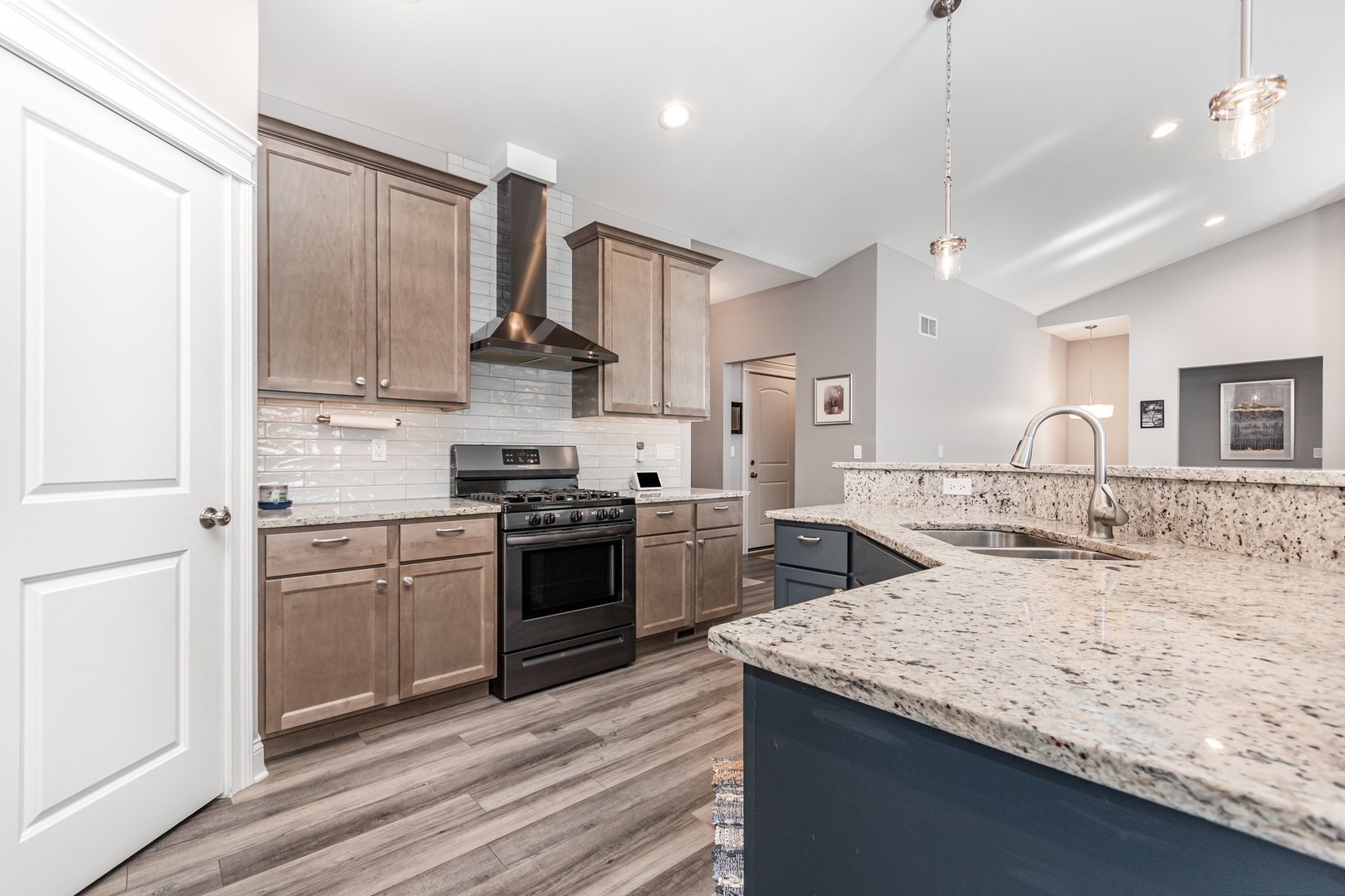 531 W Meadowdale Circle, Hampshire, IL 60140